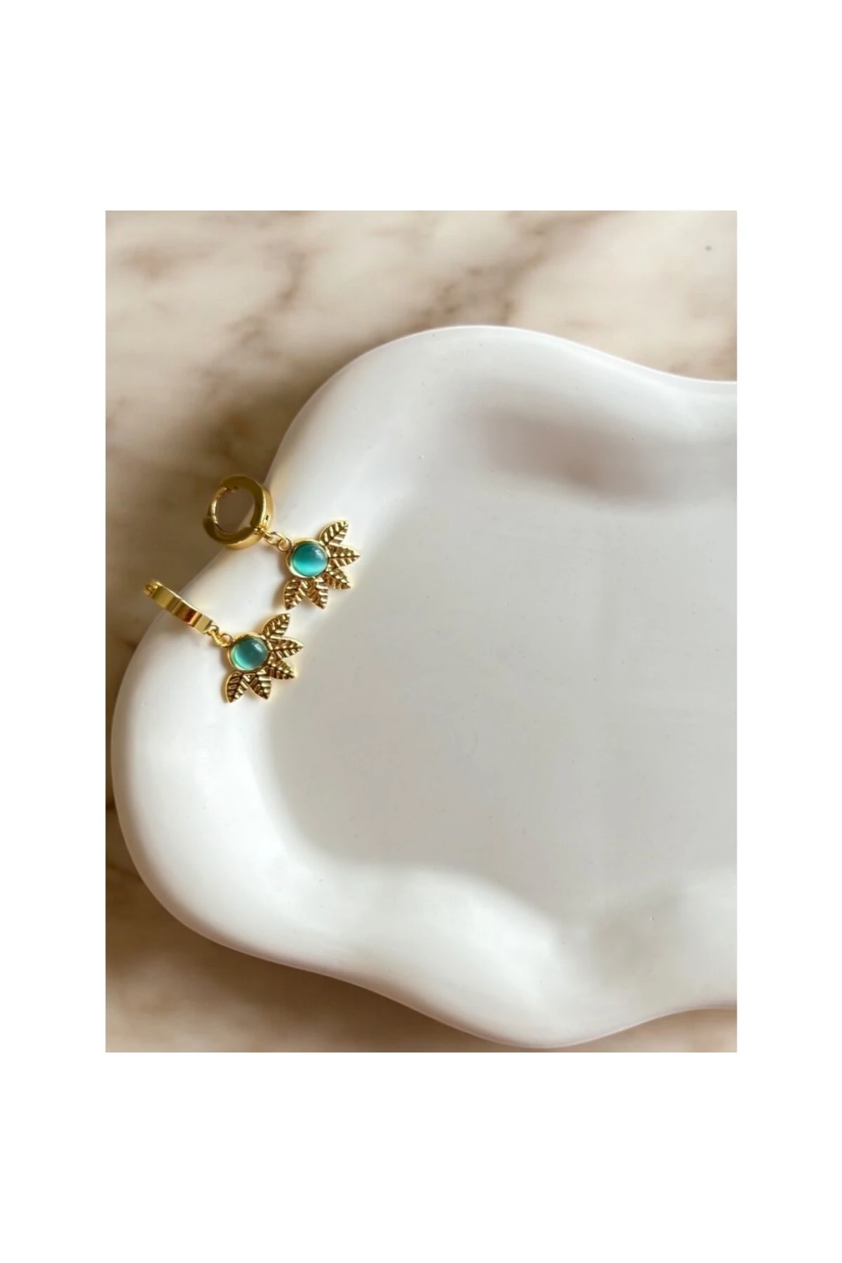 Mavi Opal Taşlı Yaprak Model Charm Çelik Küpe