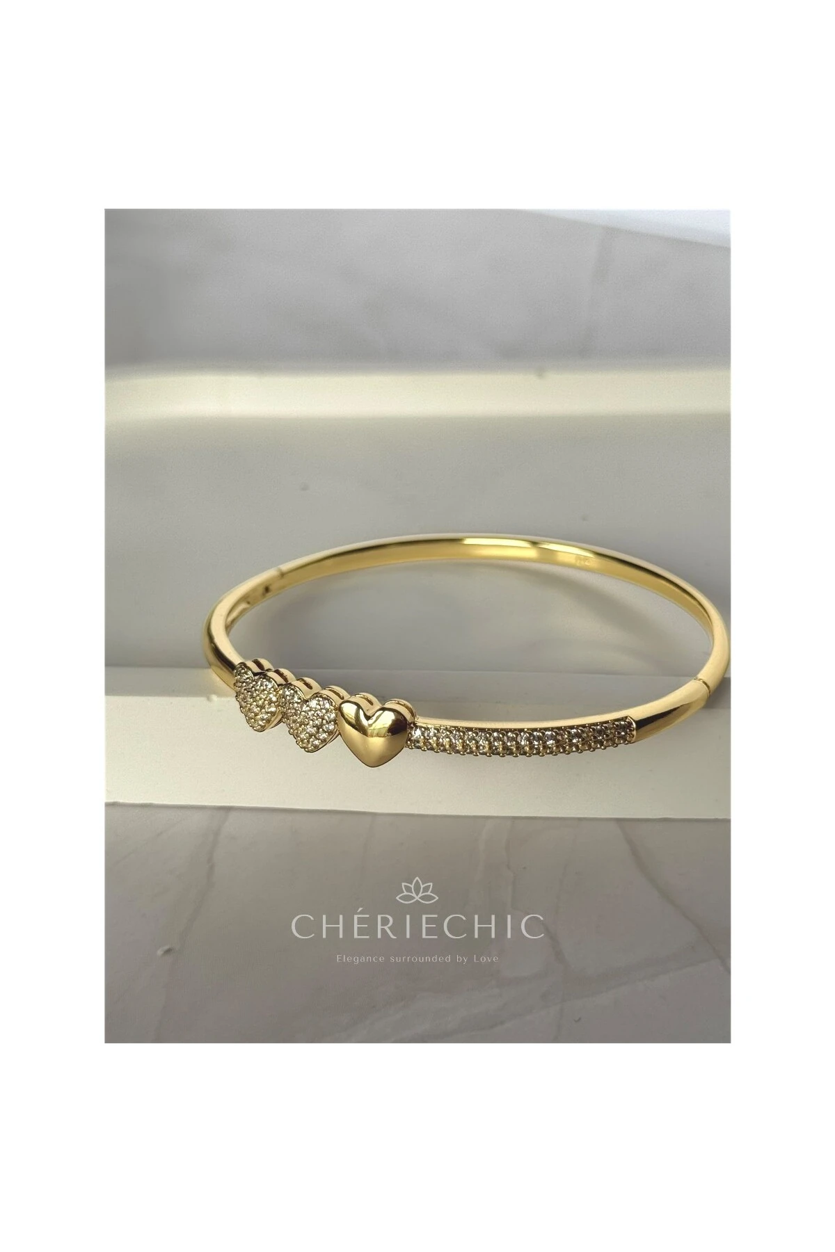 Kalp Detaylı Zirkon Taşlı Kelepçe Bileklik