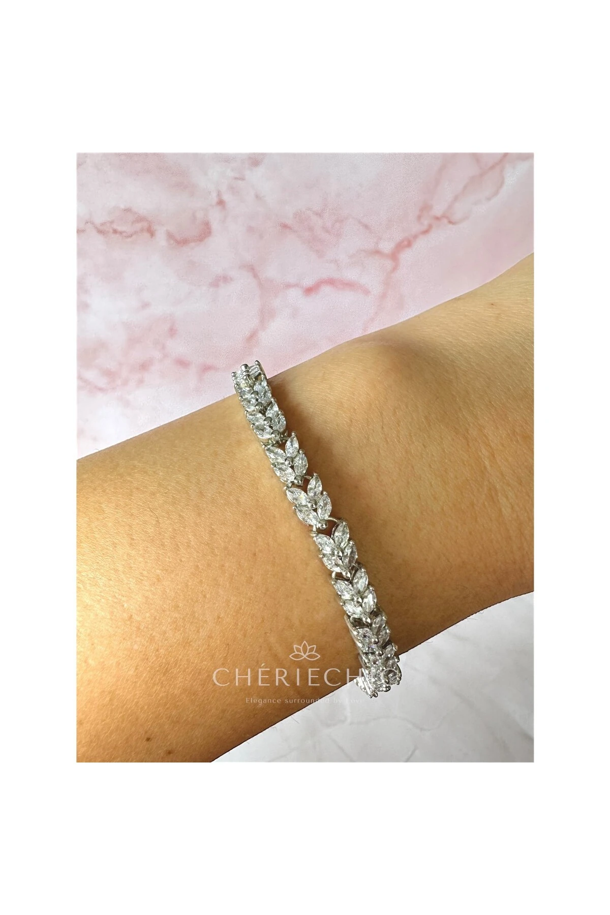 Yaprak Detaylı Full Zirkon Taş Su Yolu Bileklik