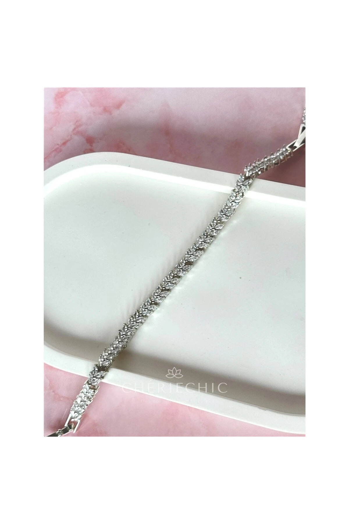 Yaprak Detaylı Full Zirkon Taş Su Yolu Bileklik