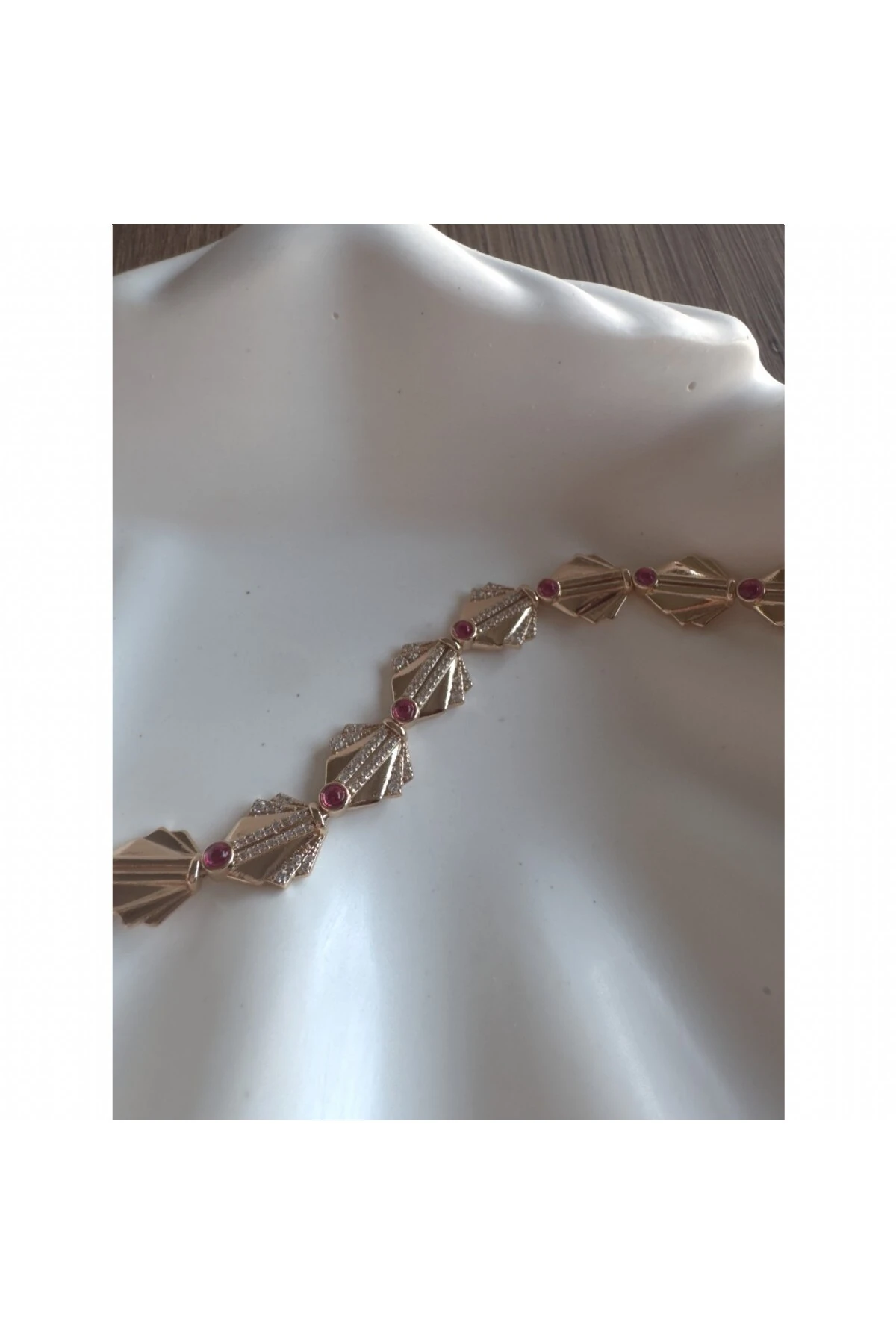 İstridye Figürlü Yakut ve Zirkon Taşlı Bileklik