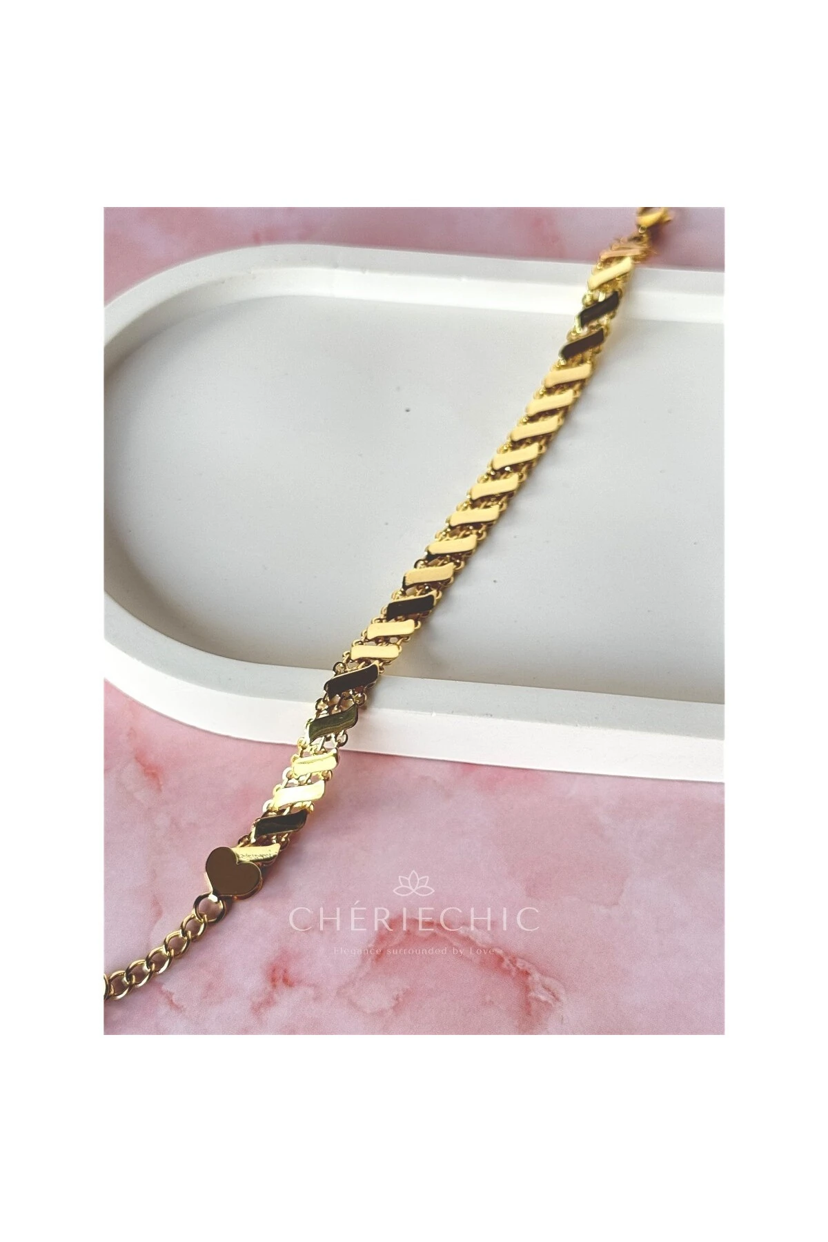 Kalp Detaylı Hasır Hafif Zincir Bileklik