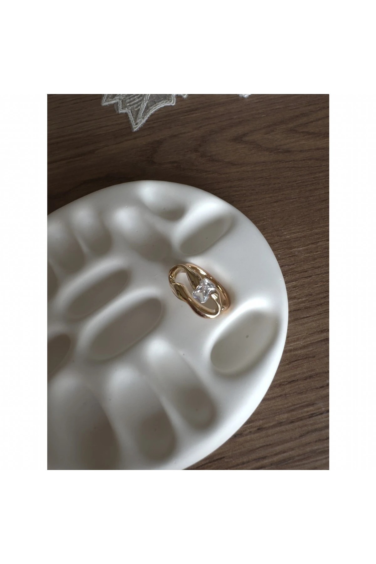 Asimetrik Baget Taşlı Yüzük