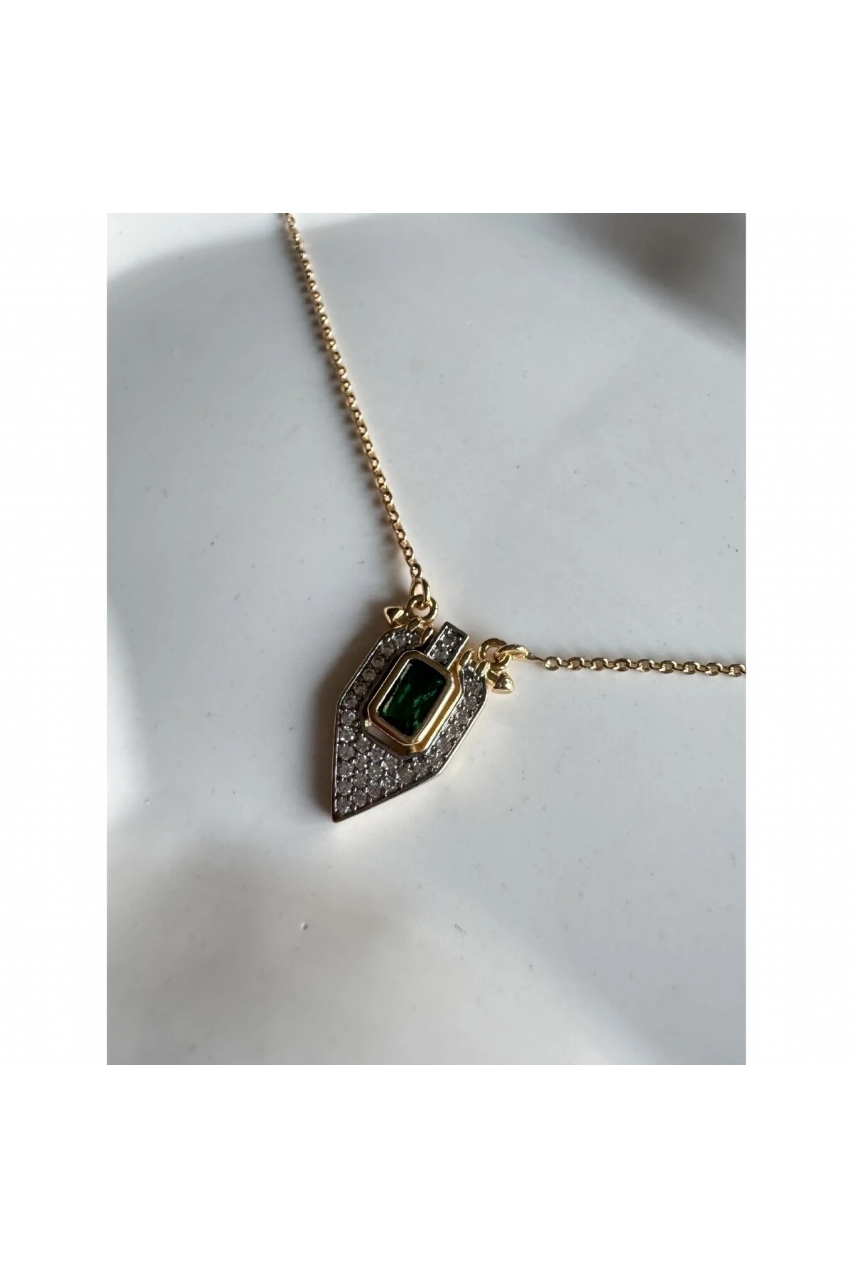 Flama Model Zümrüt Zirkon Taşlı Leyla Kolye