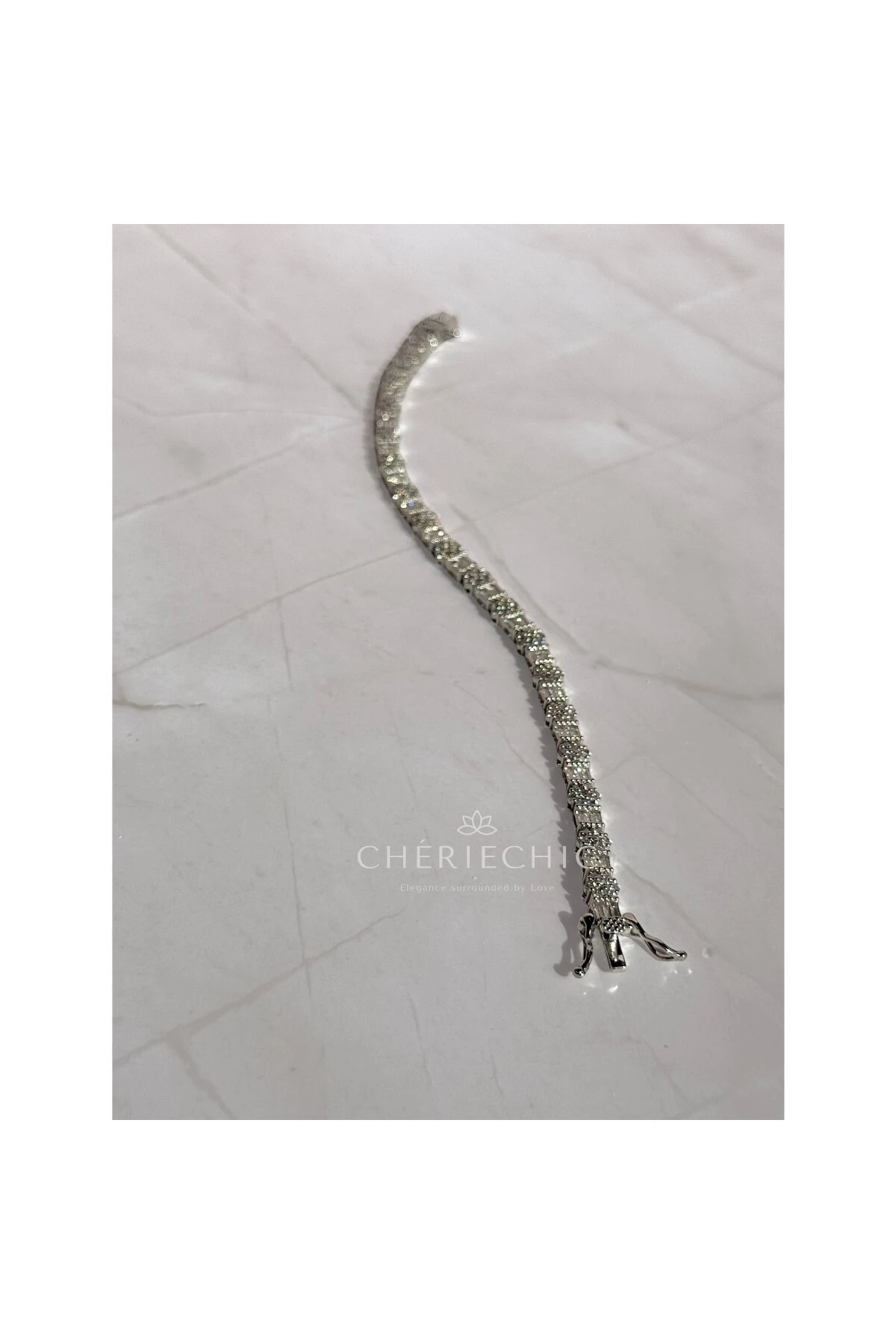 Çiçek ve Baget Taş Detaylı Çok Zarif Su Yolu Bileklik 14 Ayar Beyaz Altın Rengi