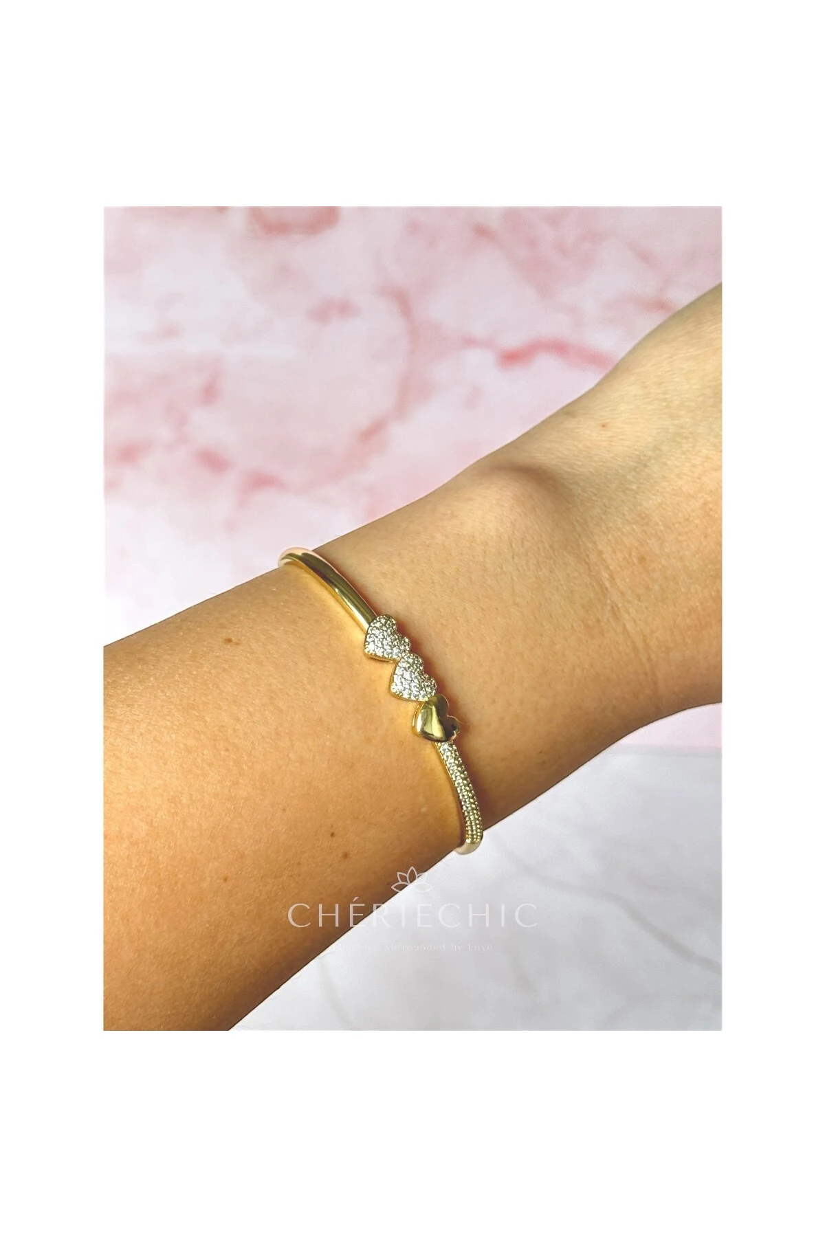 Kalp Detaylı Zirkon Taşlı Kelepçe Bileklik