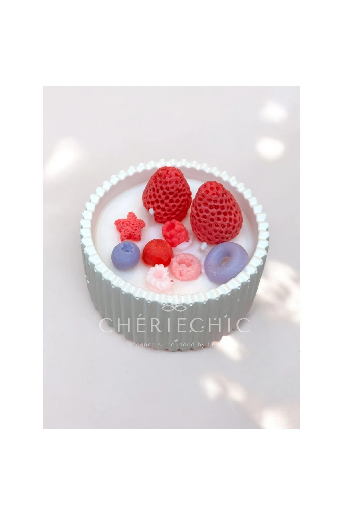 Strawberry & Flakes Bowl | Çilekli ve Yabanmersini & Ahududulu Corn Flakes Dekoratif Mum