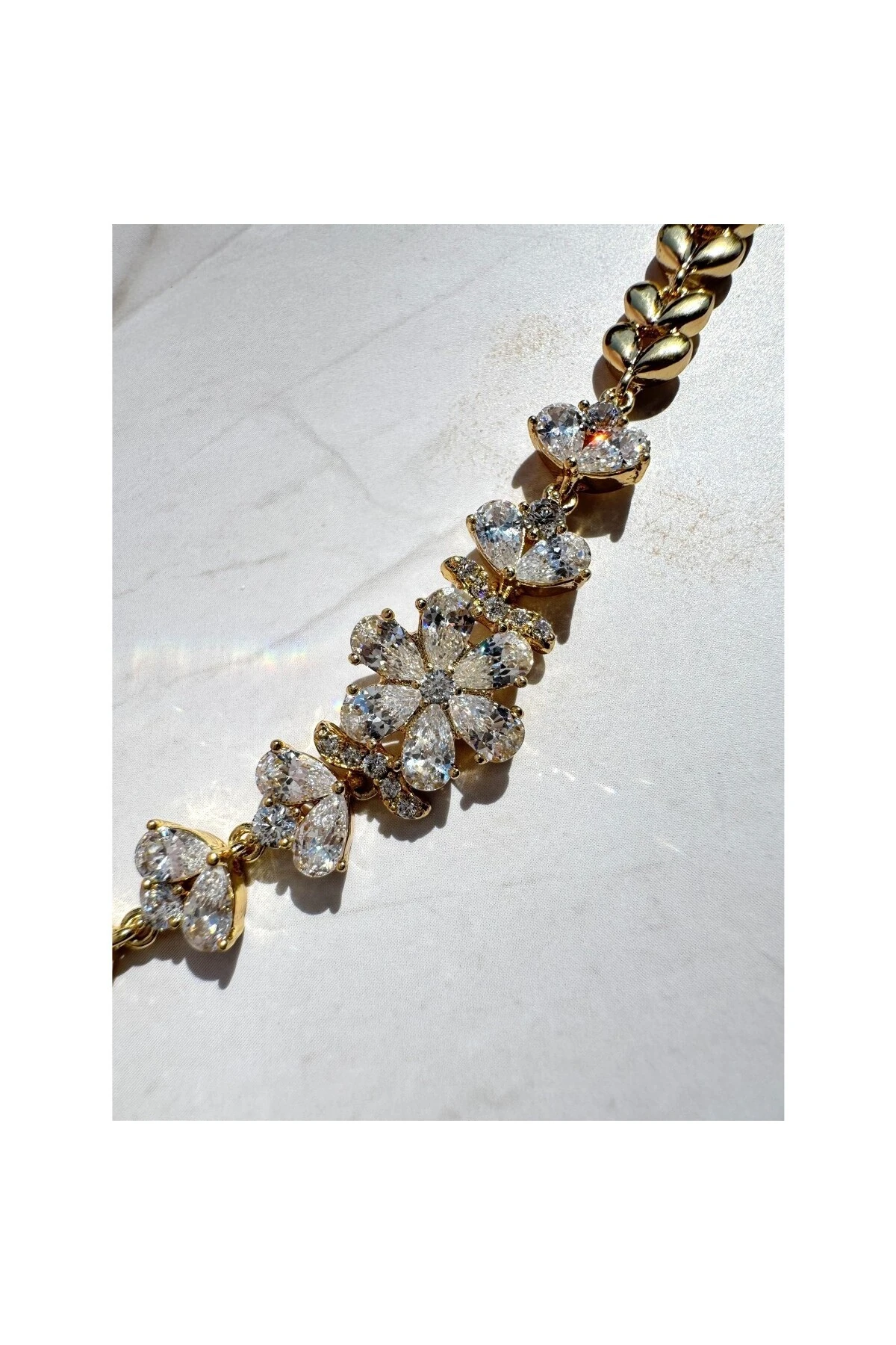 Lotus, Çiçek, Damla ve Kalp Detaylı Kristal Zirkon Taşlı Bileklik