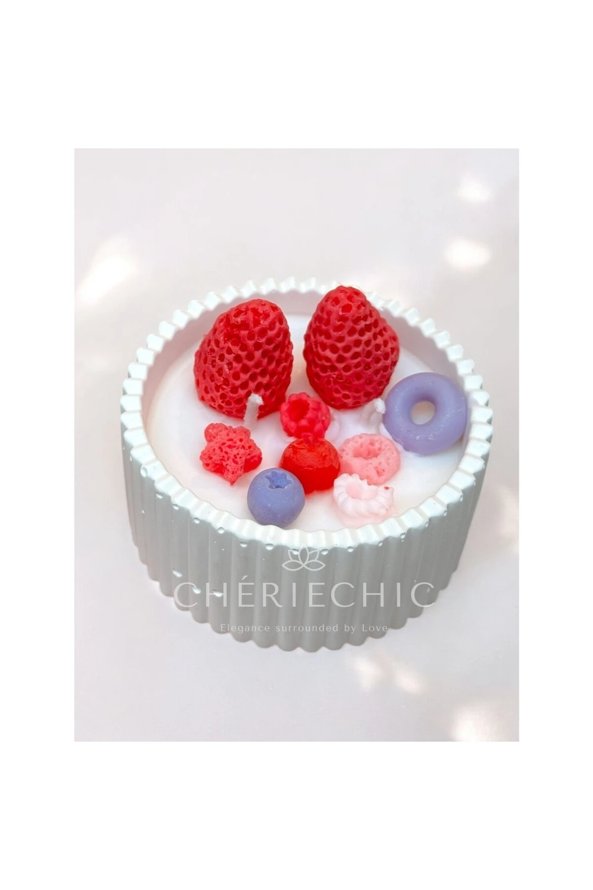 Strawberry & Flakes Bowl | Çilekli ve Yabanmersini & Ahududulu Corn Flakes Dekoratif Mum