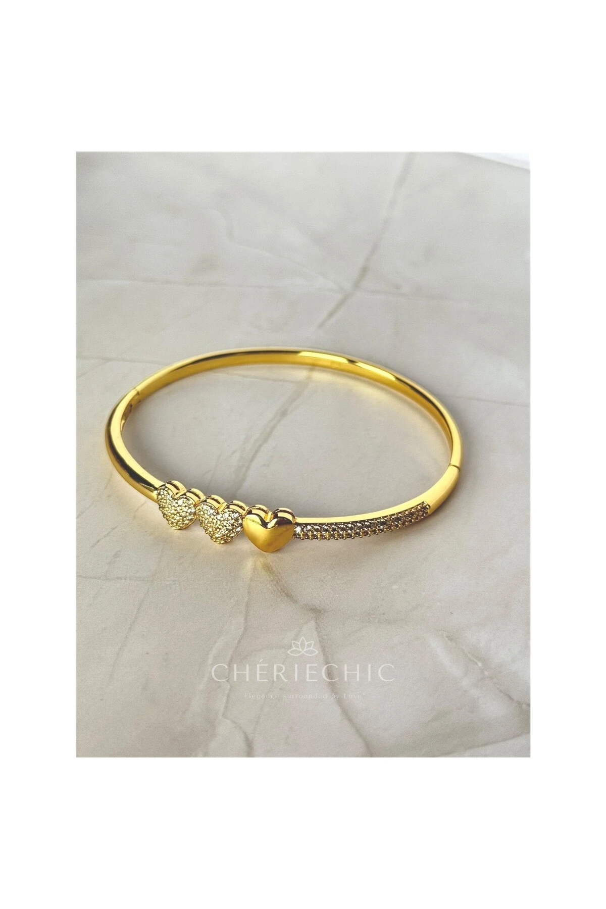 Kalp Detaylı Zirkon Taşlı Kelepçe Bileklik