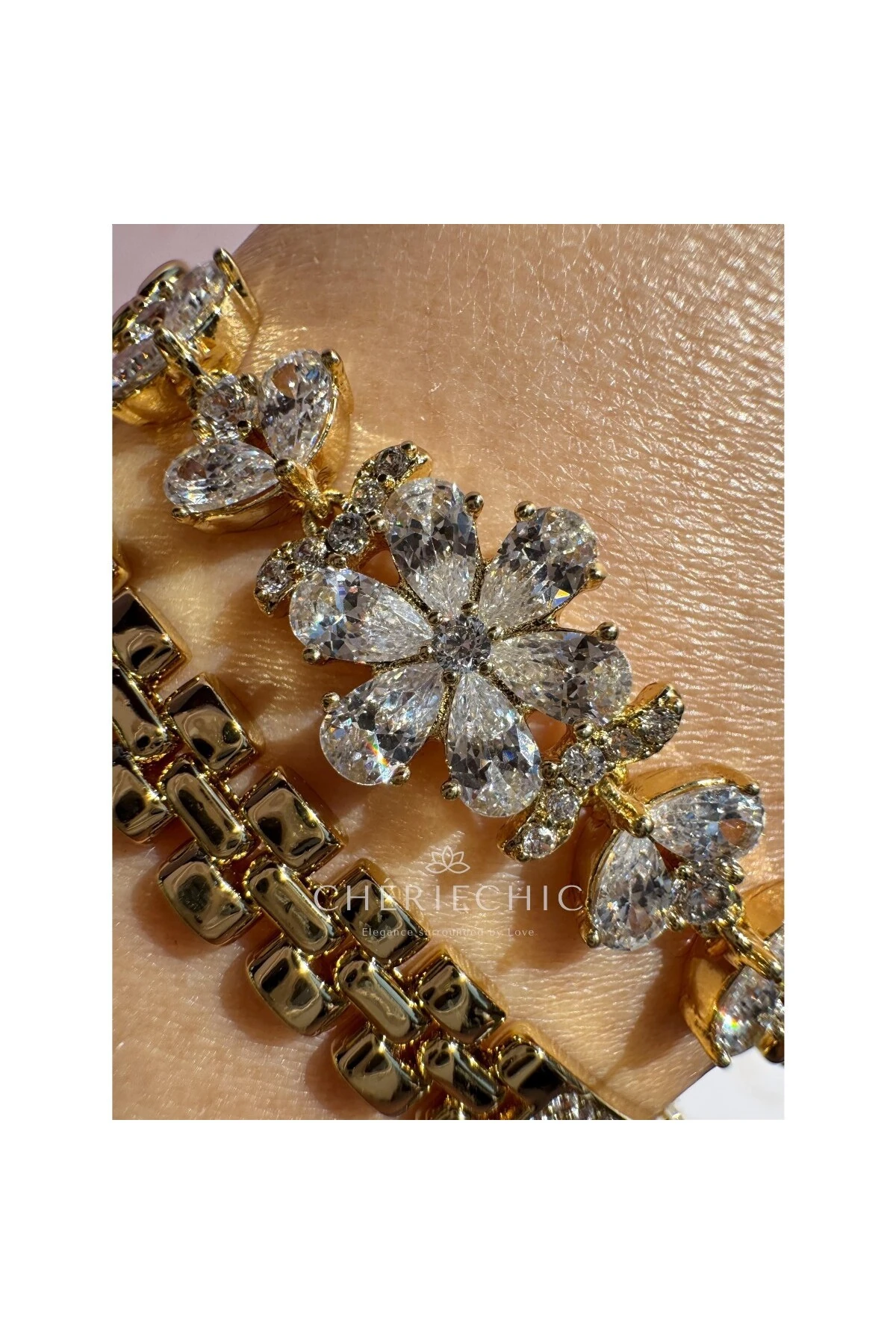 Lotus, Çiçek, Damla ve Kalp Detaylı Kristal Zirkon Taşlı Bileklik