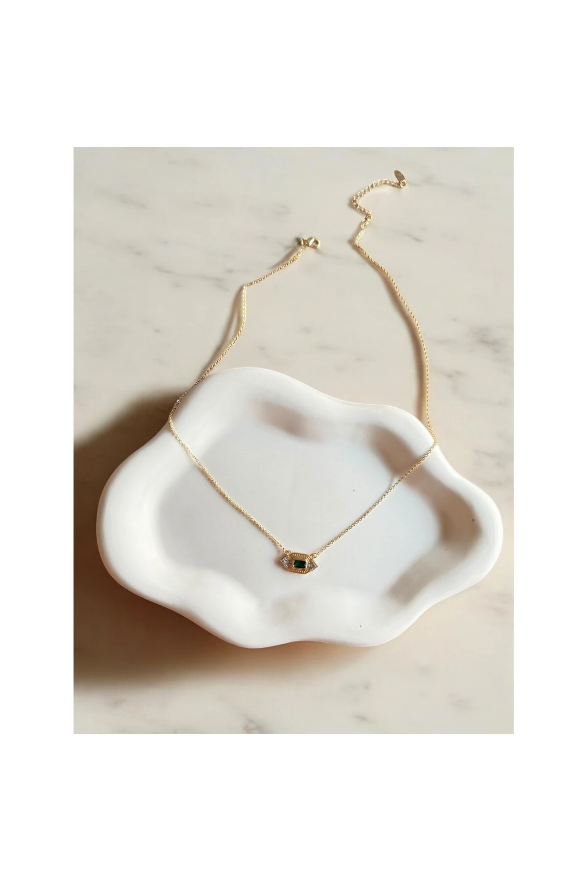 Zarf Model Zümrüt Zirkon Taşlı Leyla Kolye