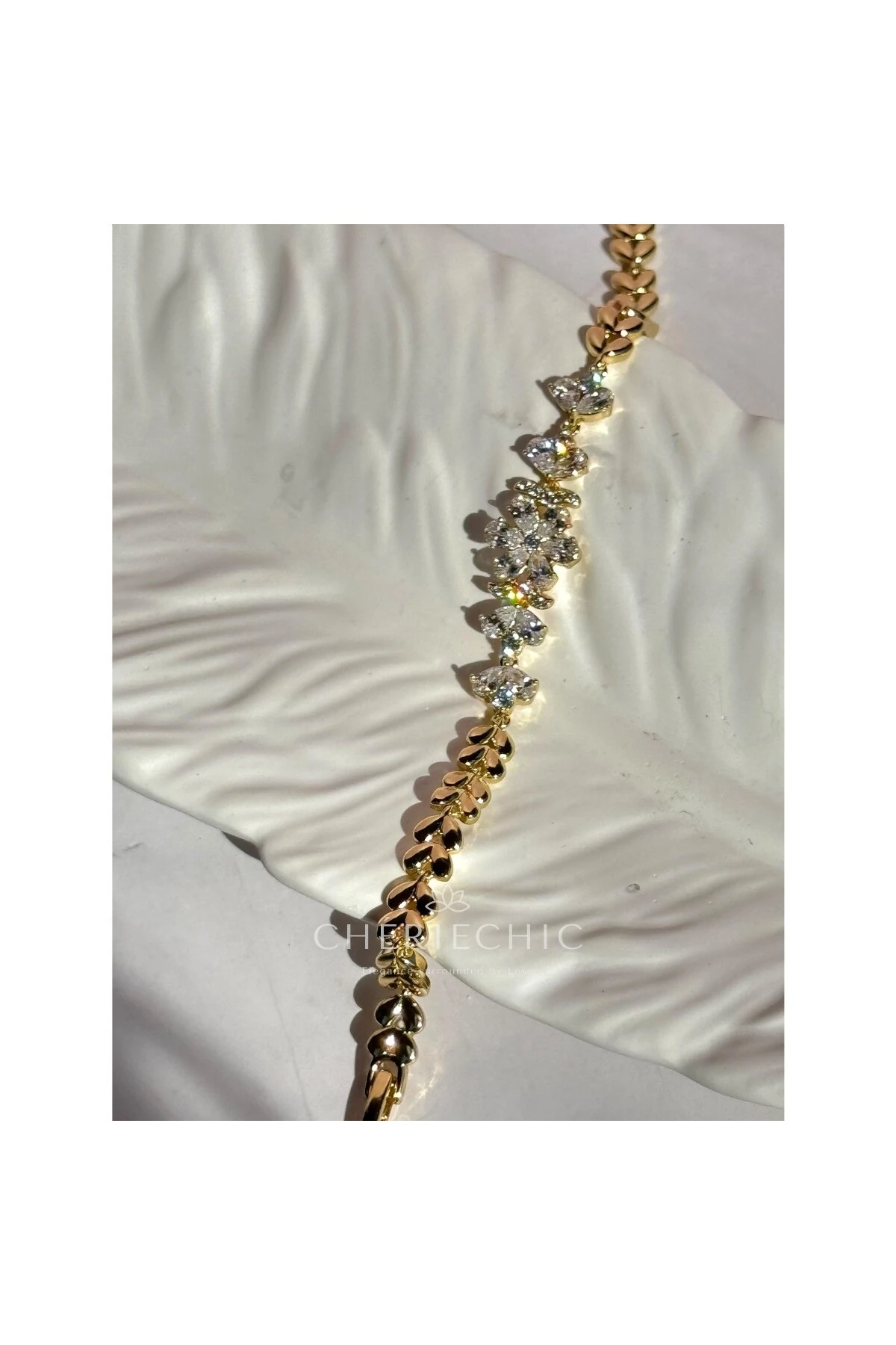 Lotus, Çiçek, Damla ve Kalp Detaylı Kristal Zirkon Taşlı Bileklik