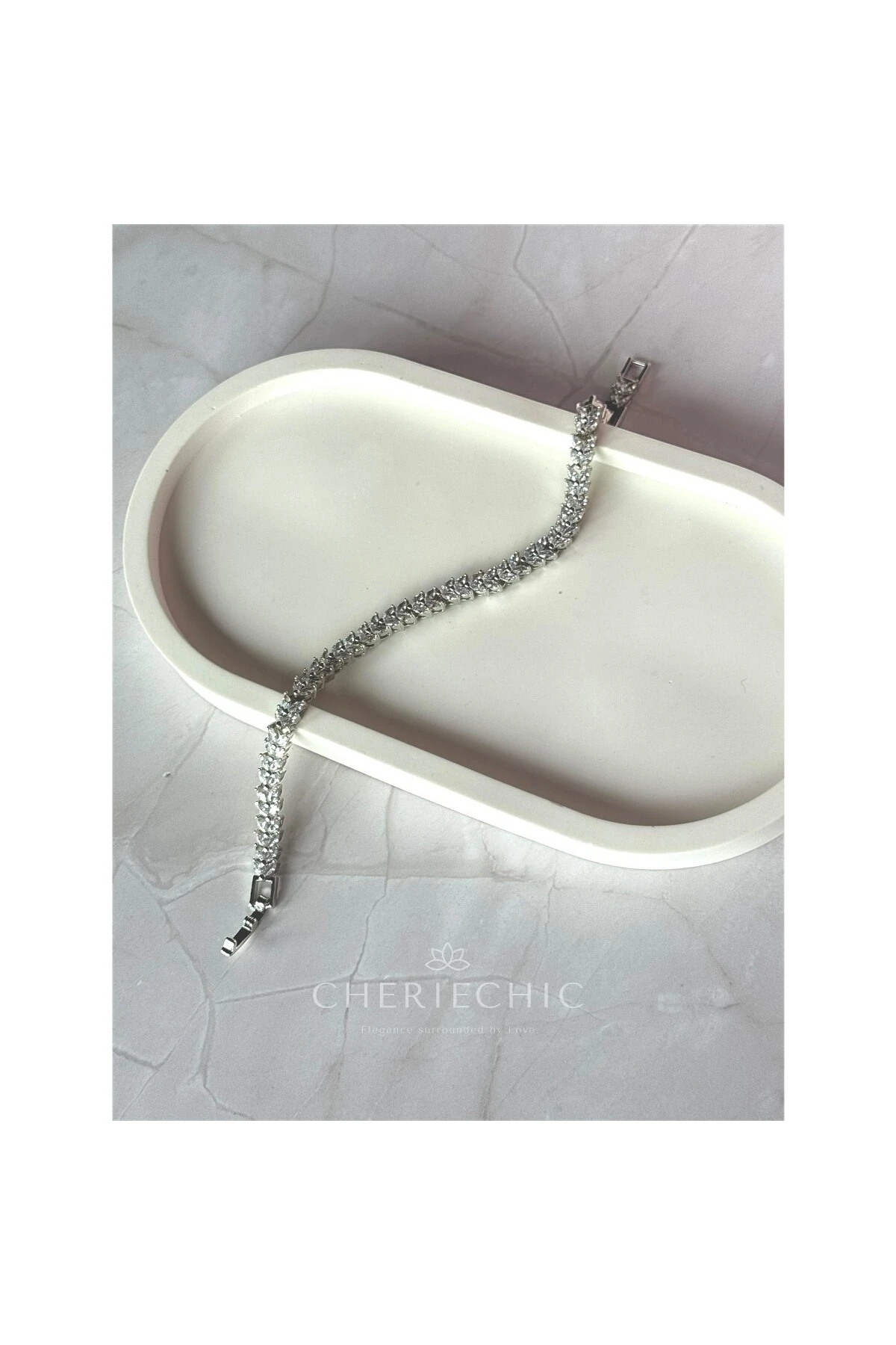 Yaprak Detaylı Full Zirkon Taş Su Yolu Bileklik