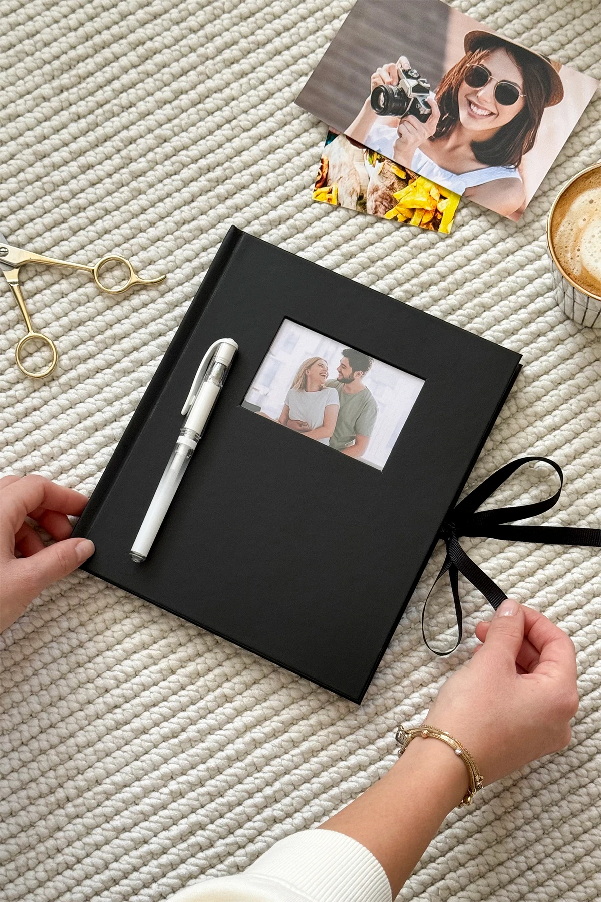 Siyah Yapraklı Anı Defteri Ve Beyaz Kalem - 72 Sayfa Fotoğraf Albümü - Kapağında Fotoğraf Çerçevesi