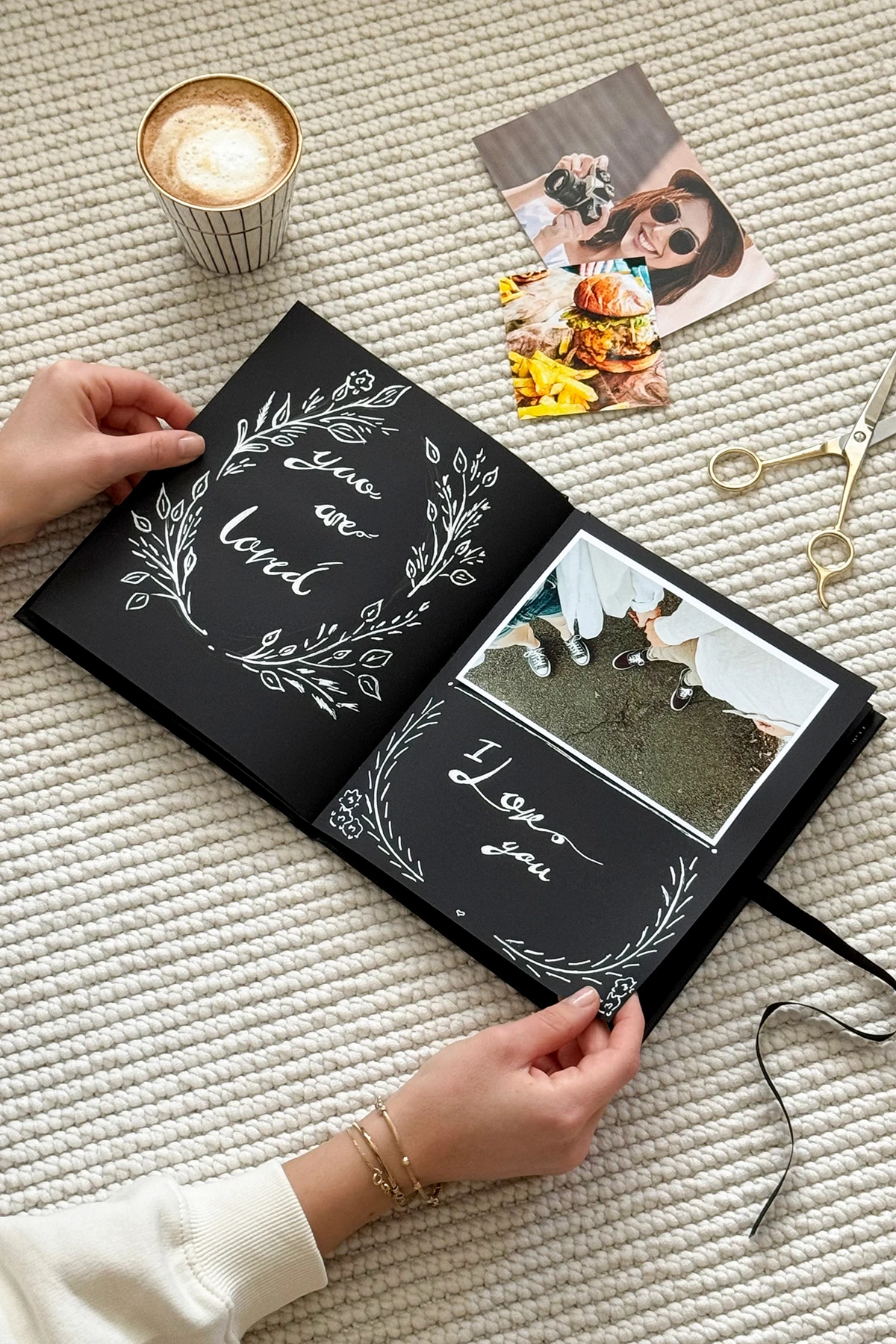 Siyah Yapraklı Anı Defteri Ve Beyaz Kalem - 72 Sayfa Fotoğraf Albümü - Kapağında Fotoğraf Çerçevesi