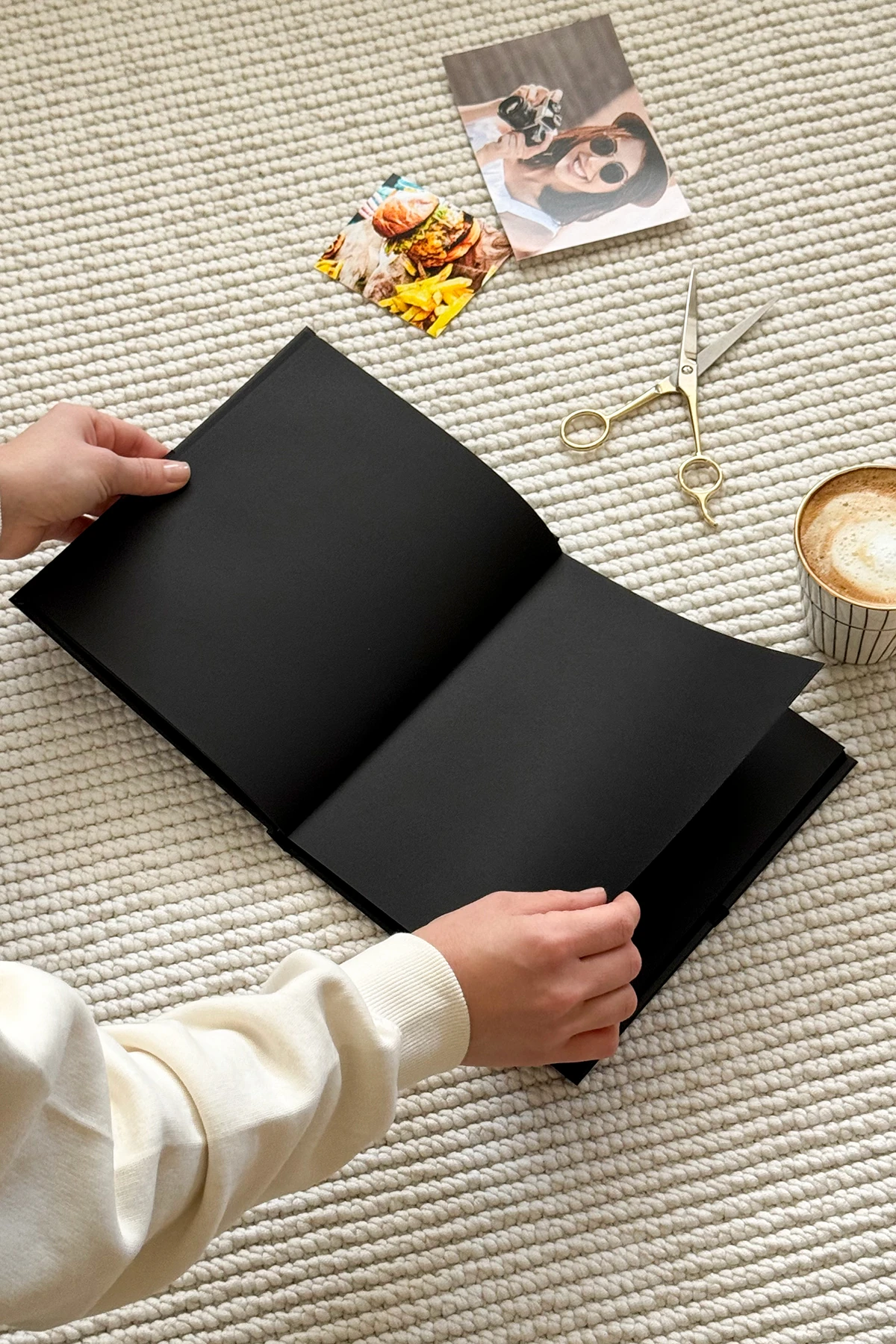 Siyah Yapraklı Anı Defteri Ve Beyaz Kalem - 72 Sayfa Fotoğraf Albümü - Kapağında Fotoğraf Çerçevesi