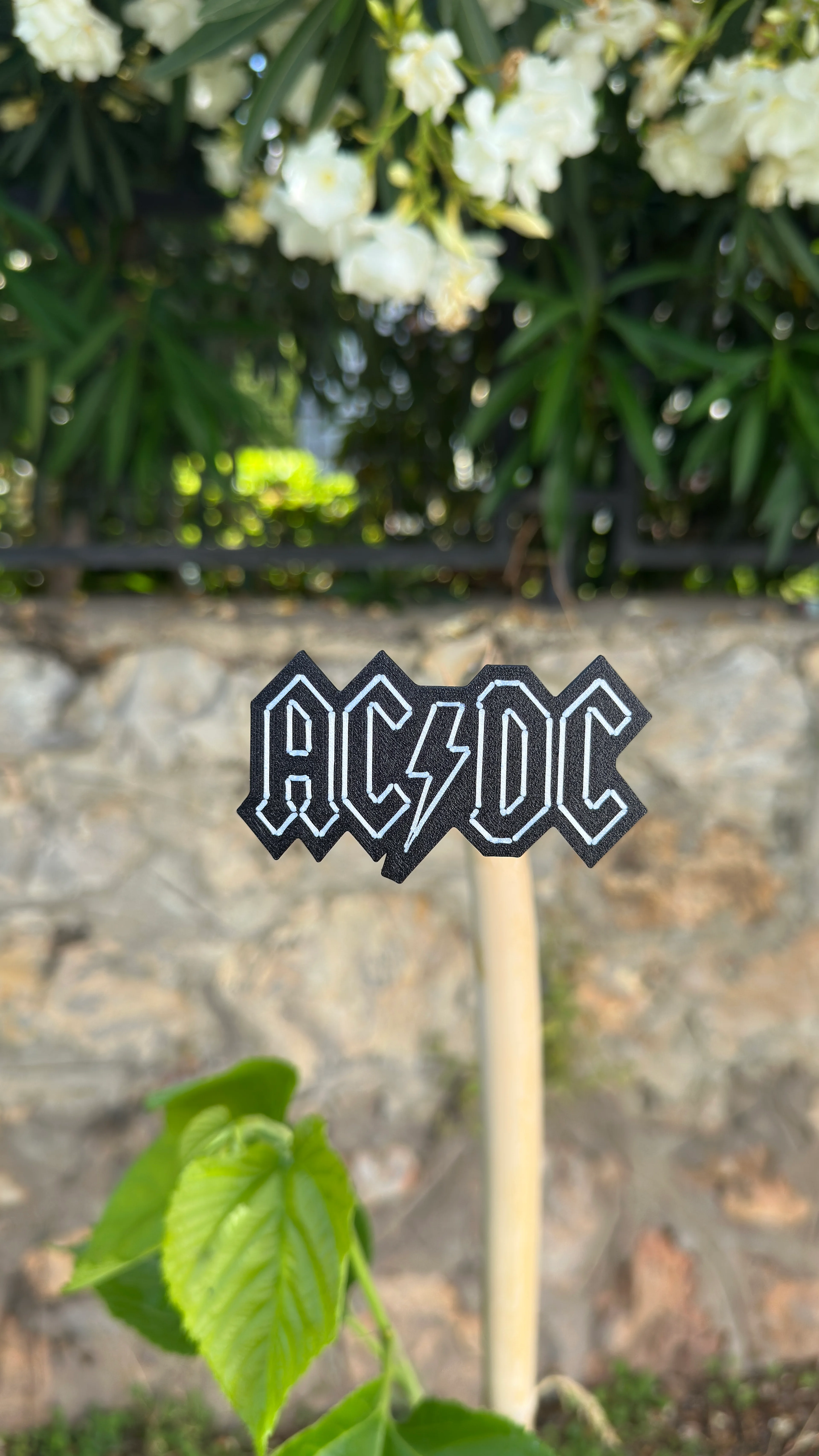 AC/DC Magnet