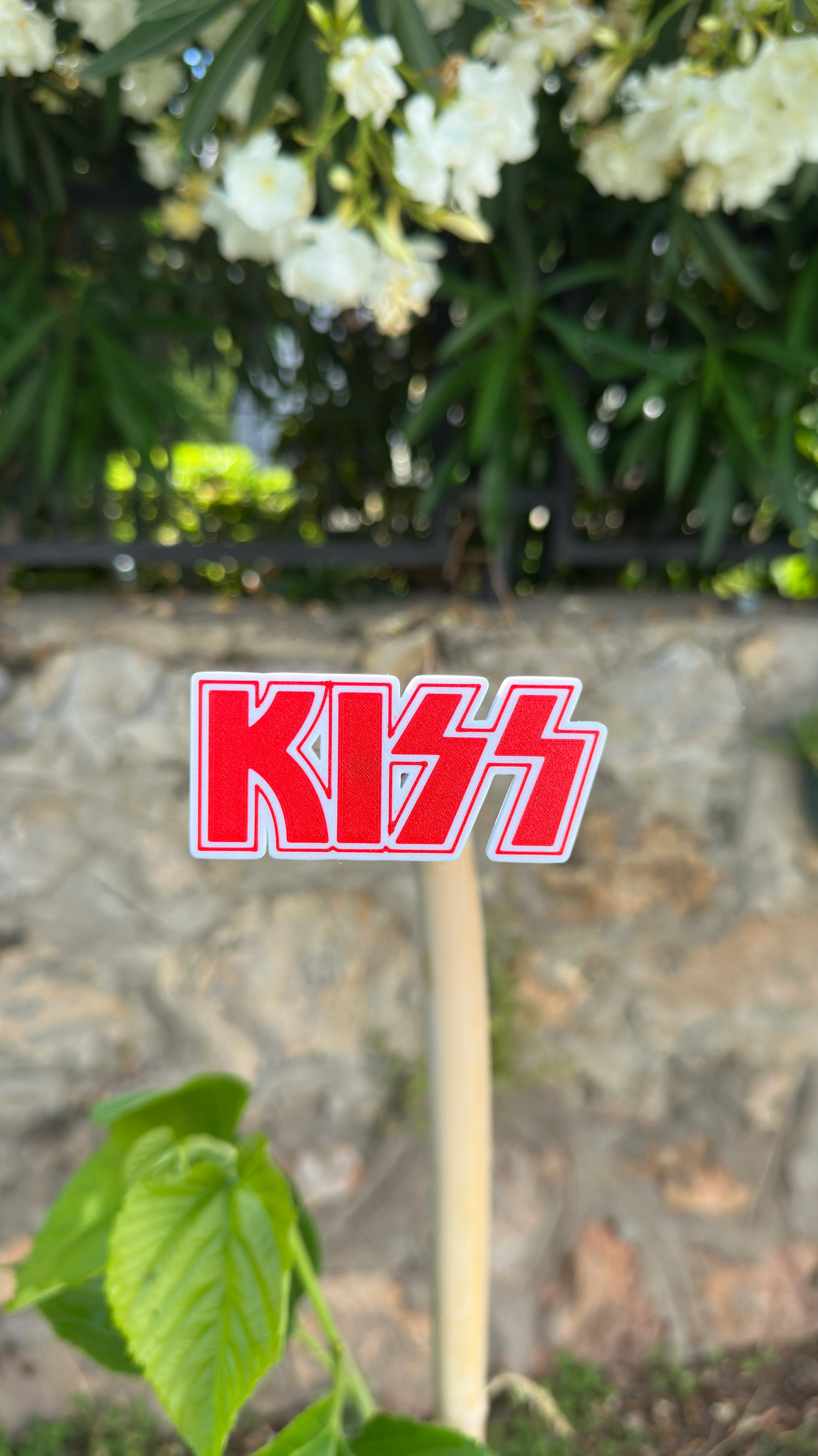KISS Magnet