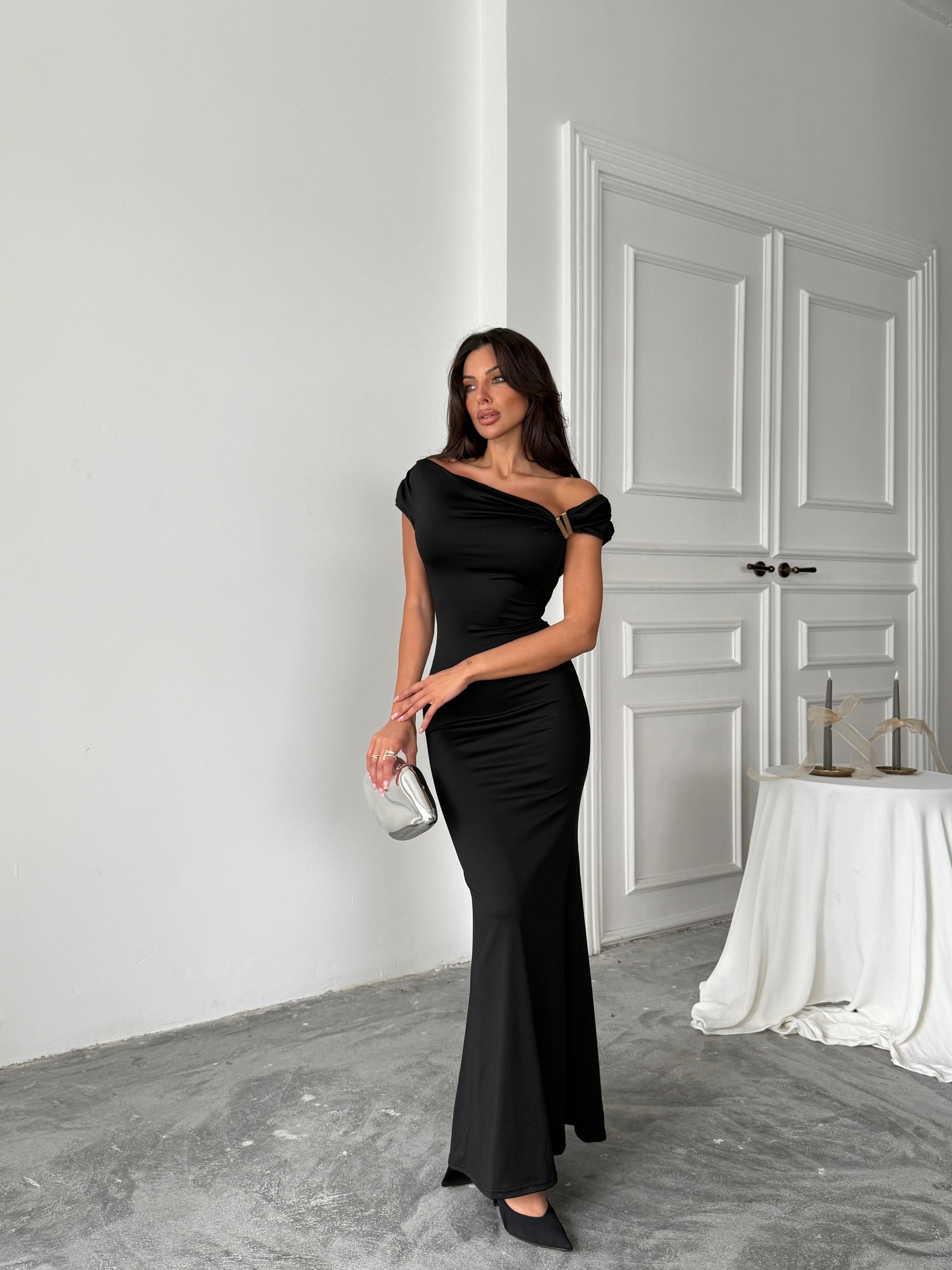 Zara Model Çelik Aksesuarlı Elbise - Siyah