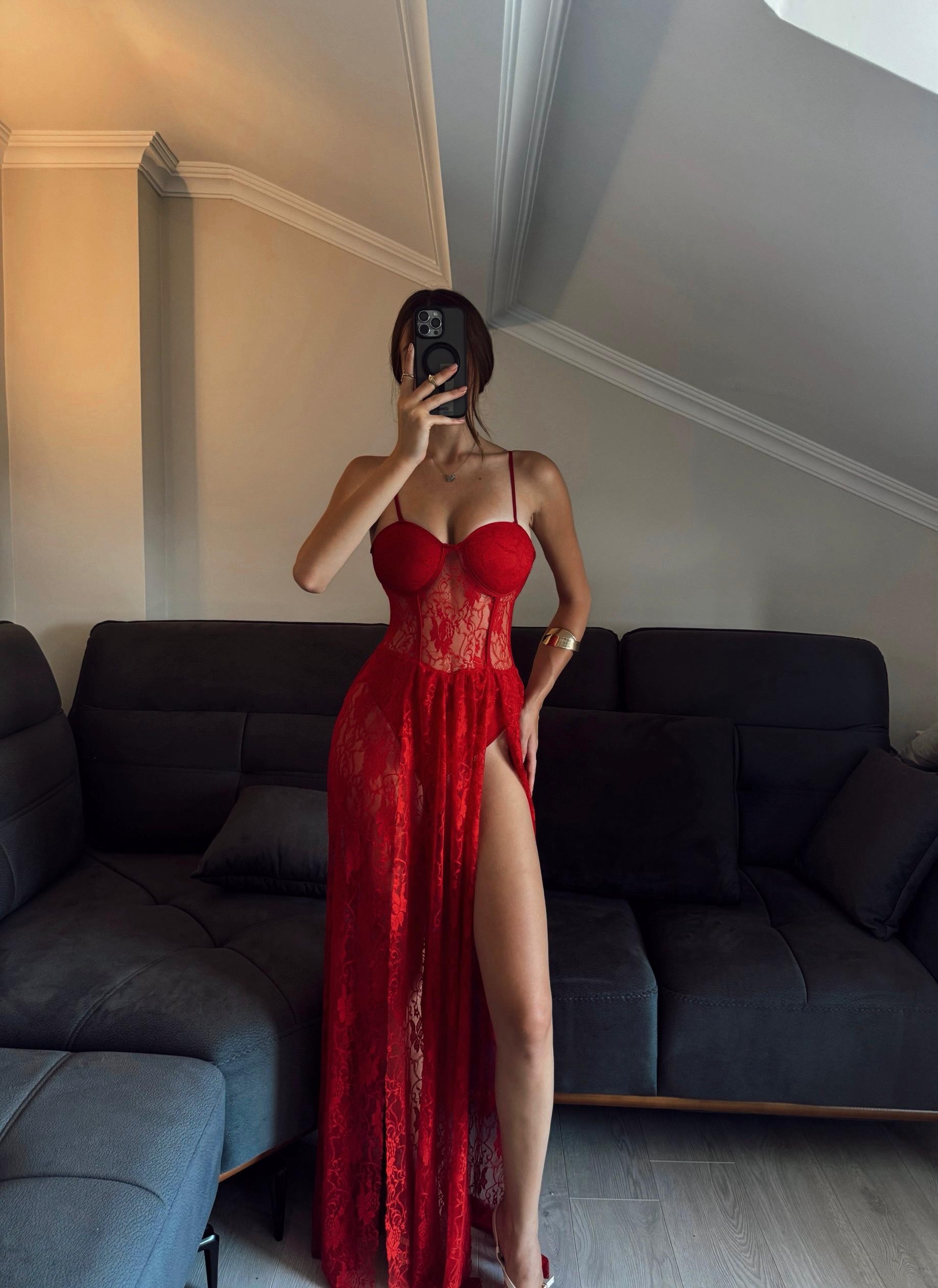 İp askılı boxer detaylı dantel maxi elbise