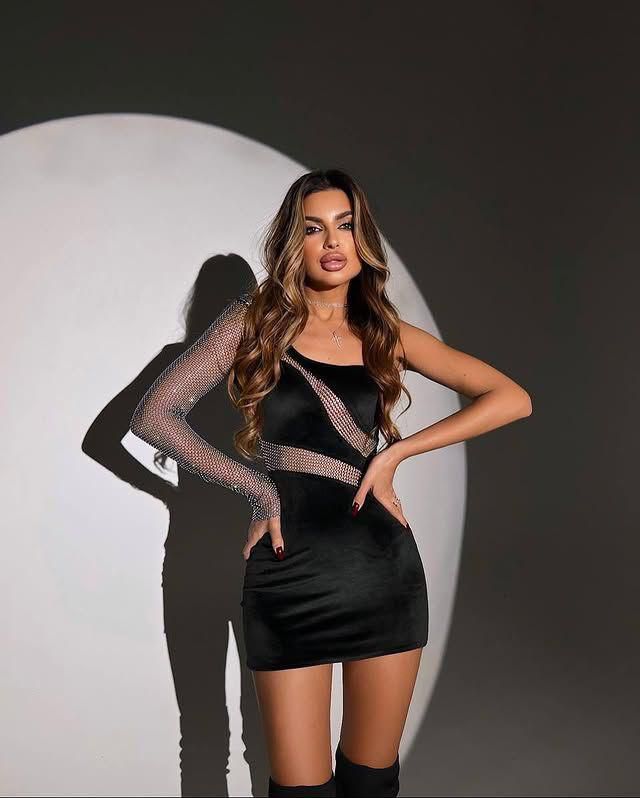 Kadife kumaş taş baskı detaylı elbise