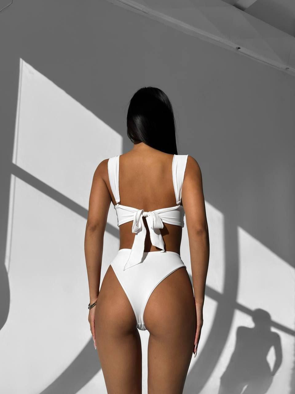 Önü aksesuarlı  bikini