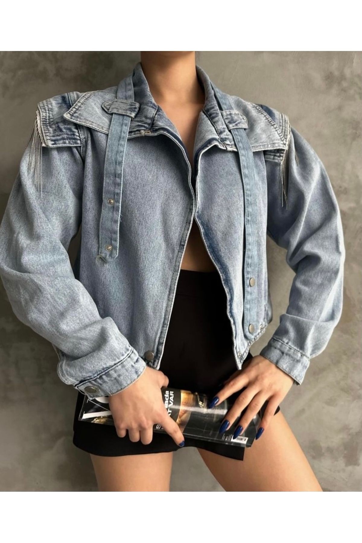Kadın Vatka Zincir Detay Kısa Kot Ceket (Denim)