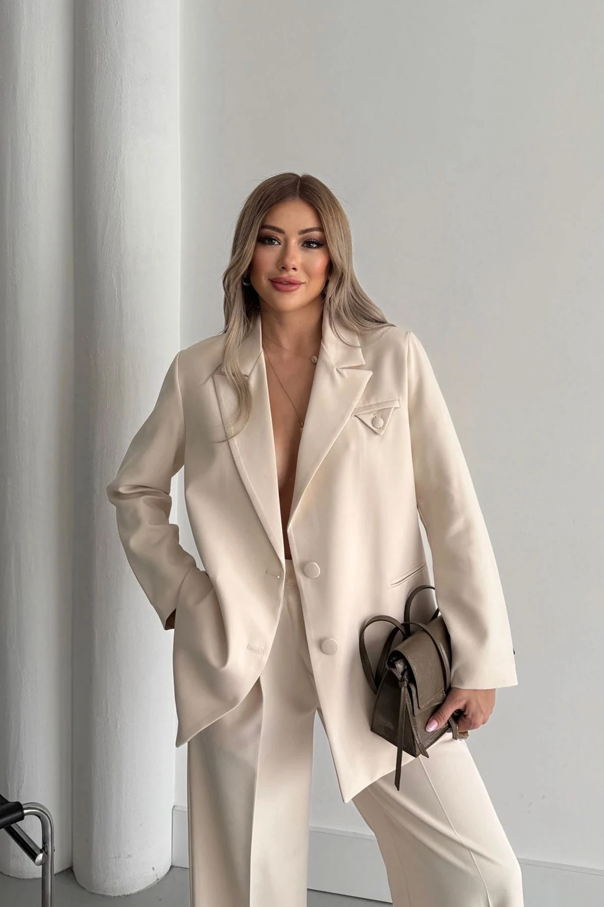 Kadın Krem Düğme Detay Blazer Ceket Pantolon Takım Elbise