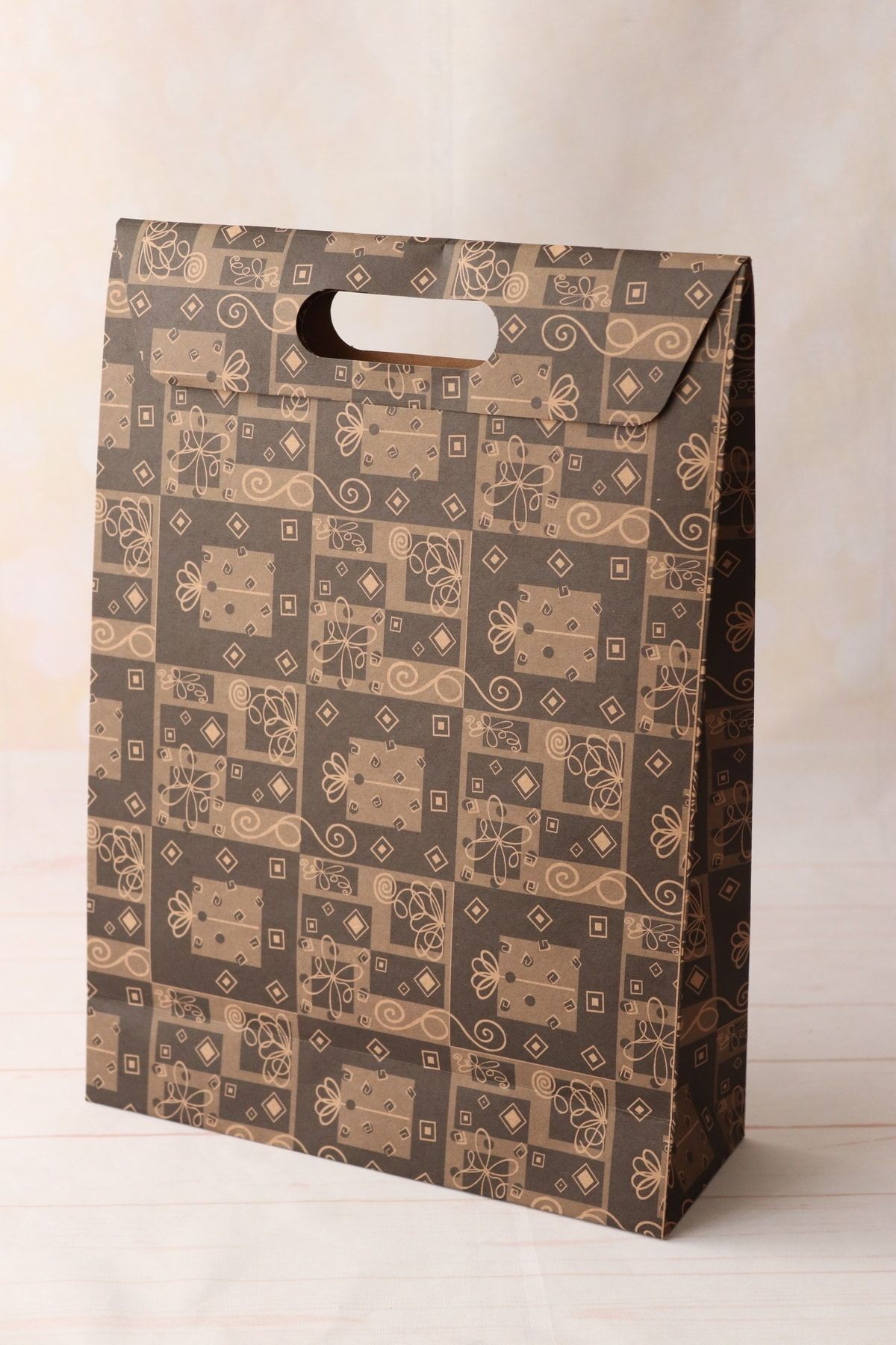 Hediye Paketi Model Zarf-çanta,(35x25x9 ) 2 Adet