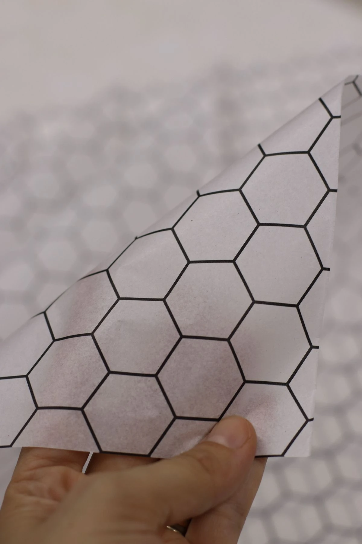 Siyah Petek Desen Pelur Kağıdı Pelur Paketleme Kağıdı Hediye Paketi 50x70 