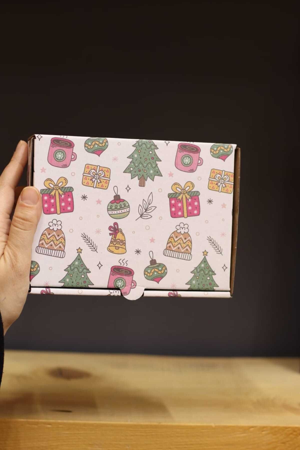 Baskılı Beyaz Noel kutu pelur kutusu (3 adet )17x12.5x5 ölçüdür