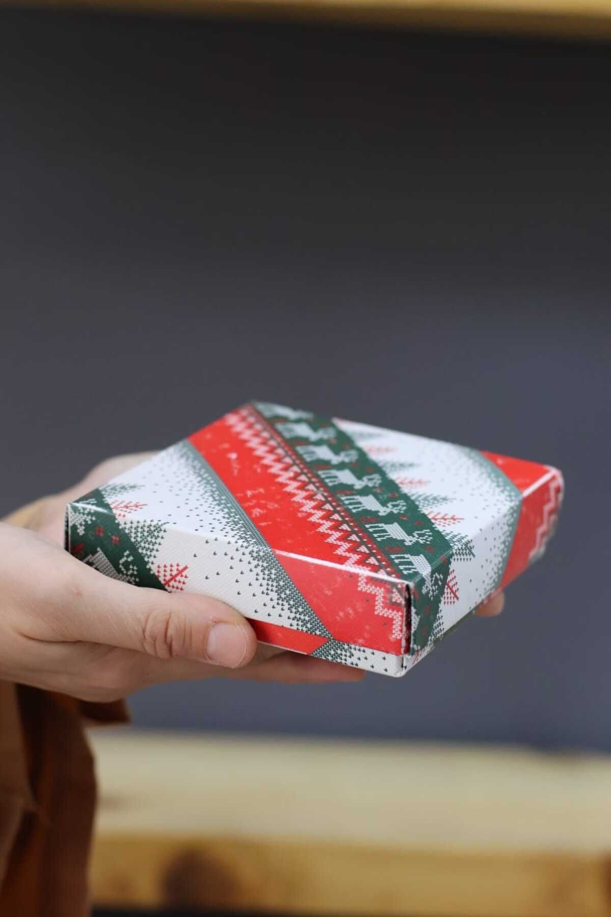 Hediye Kutusu Yılbaşı Konsept Kutu Kapaklı 12x12x2.5 Ölçü 1 Adet
