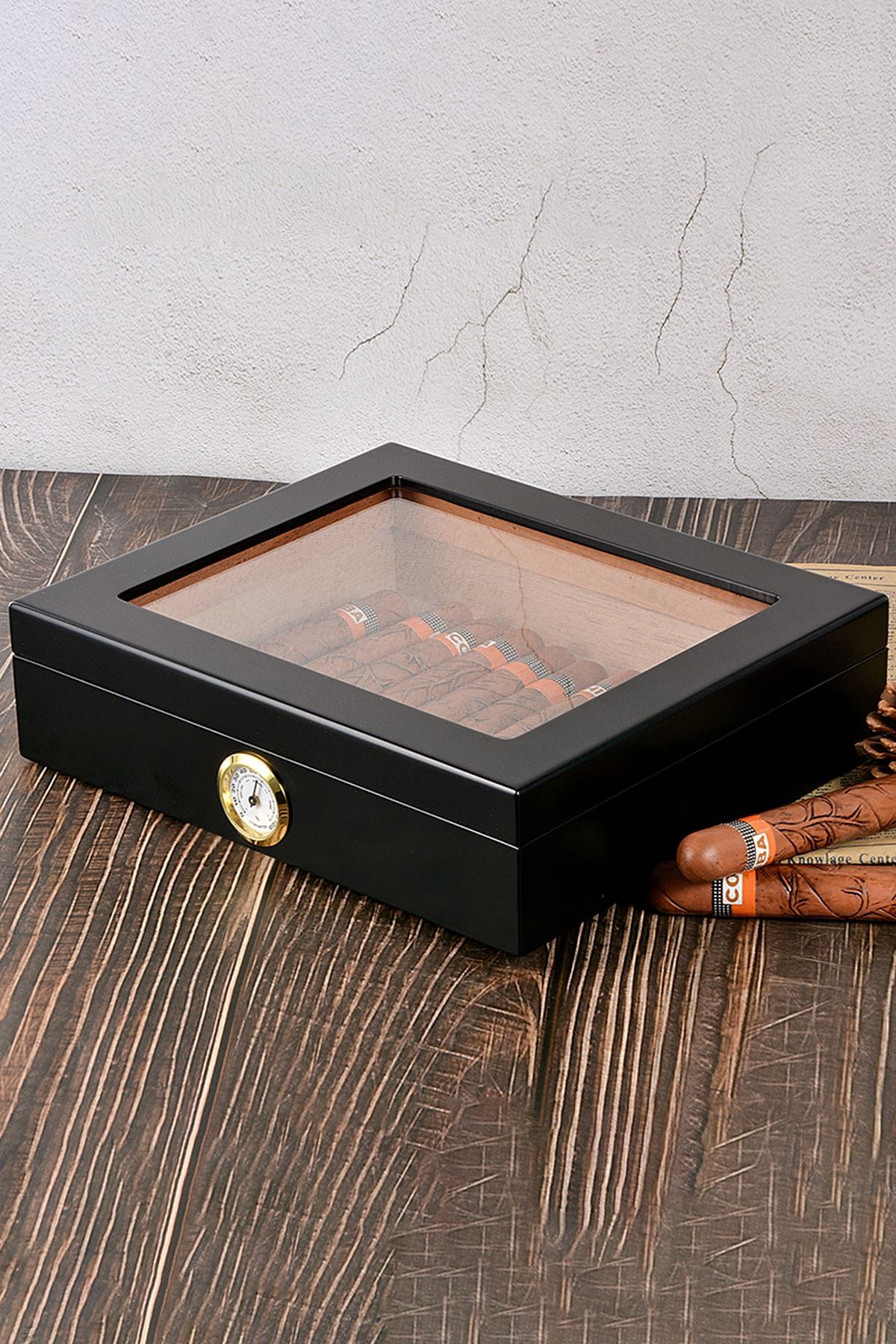 Falconetti Siyah Camlı Kısa Humidor Puro Kutusu rc06sy