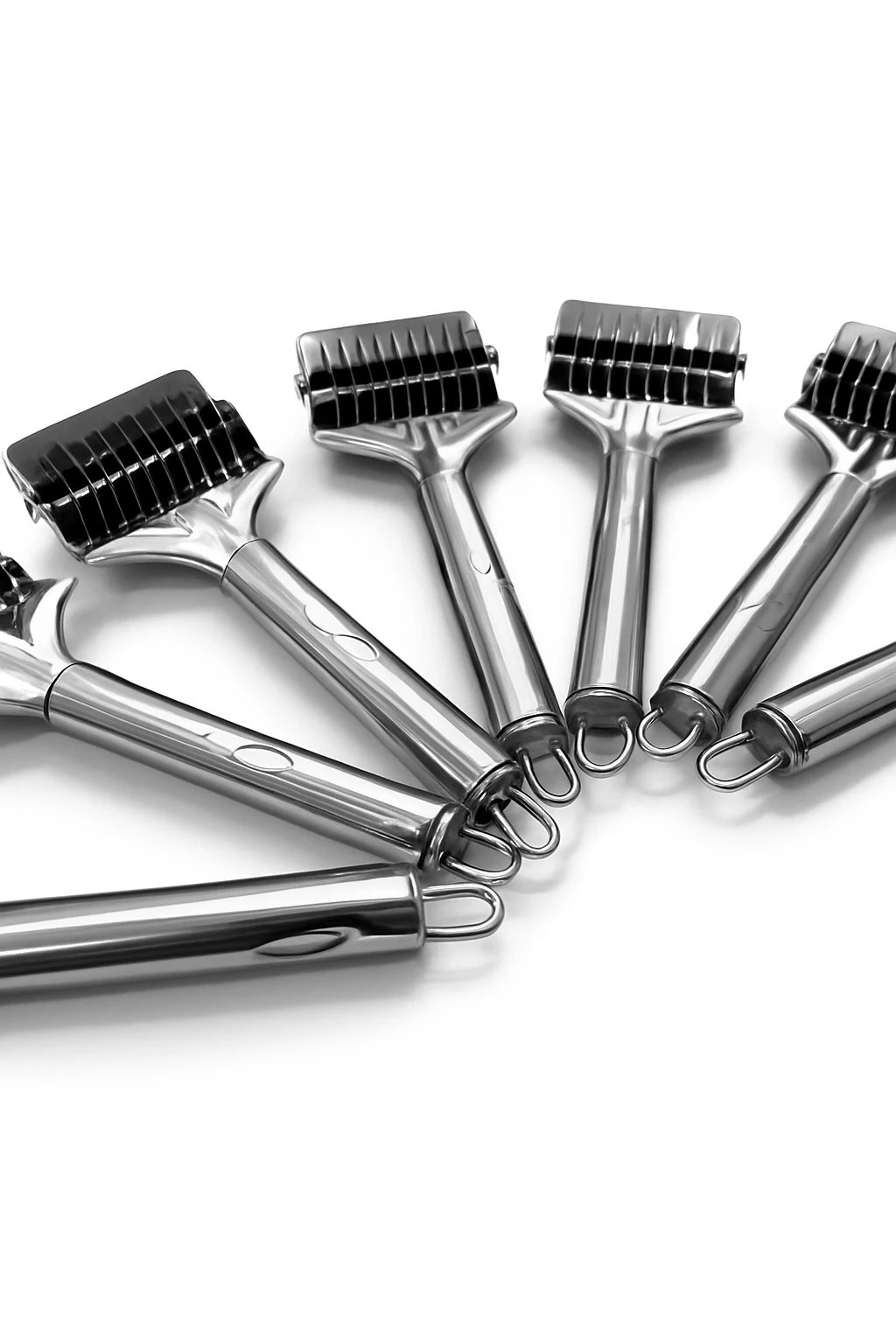 Çelik De Folu Manuel 9 Tekerlekli Erişte ve Makarna Hamur Kesme Ruleti cin786-d