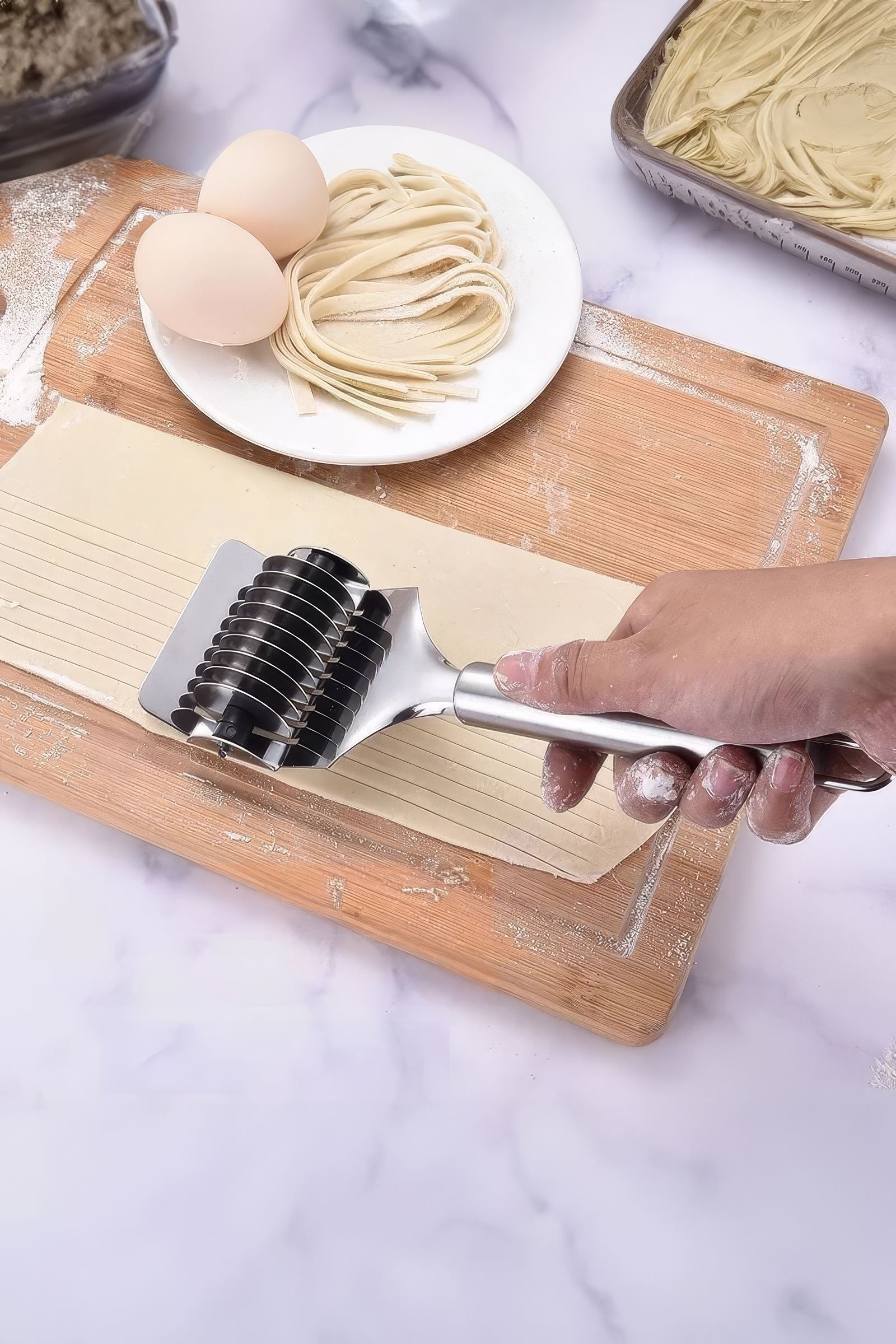 Çelik De Folu Manuel 9 Tekerlekli Erişte ve Makarna Hamur Kesme Ruleti cin786-d