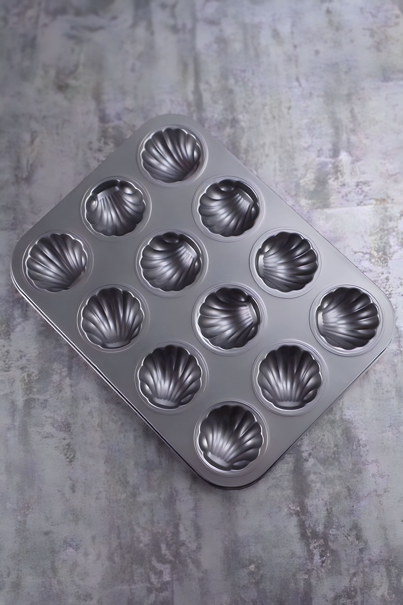 Karbon Çelik 12li İstiridye Deniz Kabuğu Muffin Cupcake Kek Pişirme Kalıbı mt124