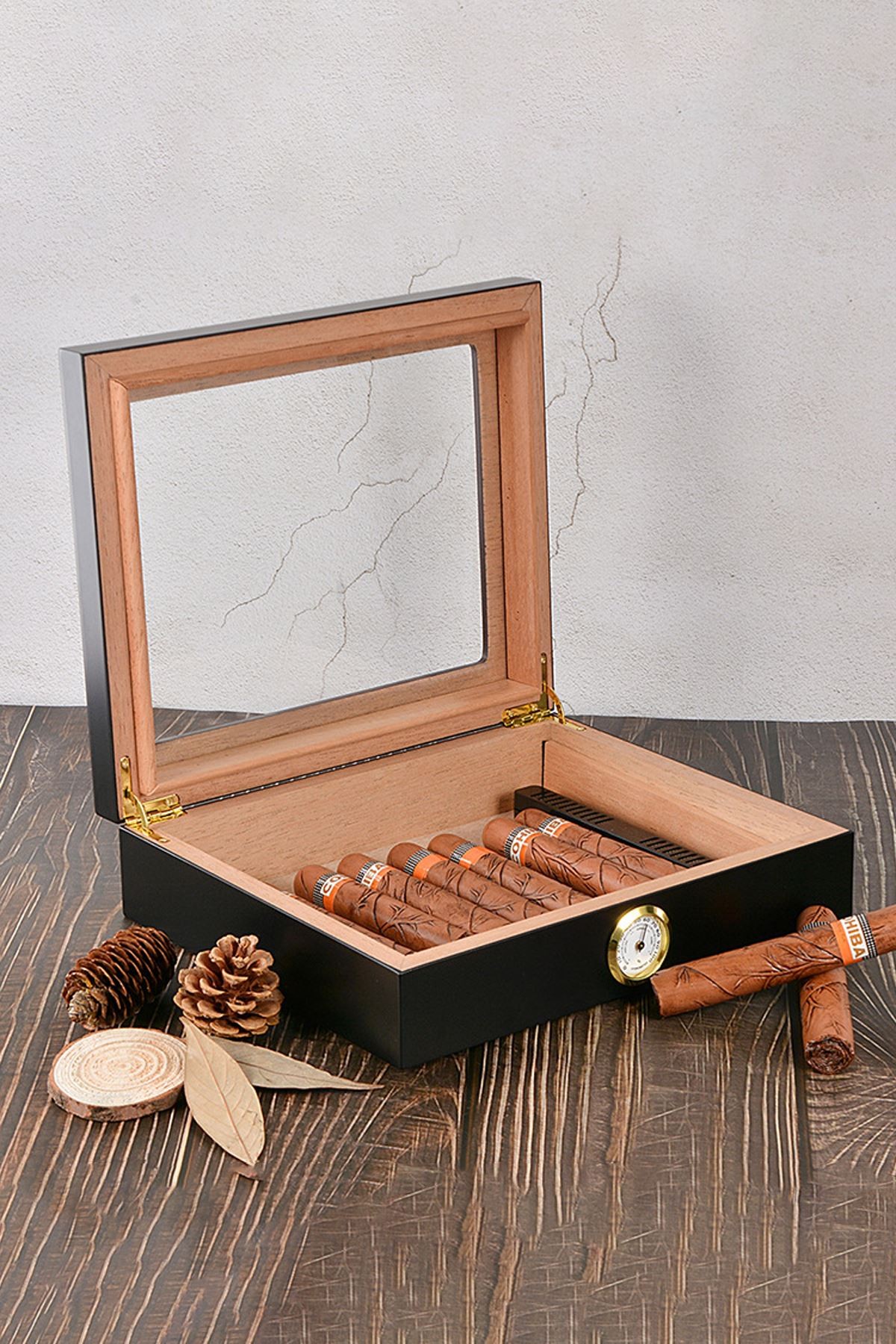 Falconetti Siyah Camlı Kısa Humidor Puro Kutusu rc06sy