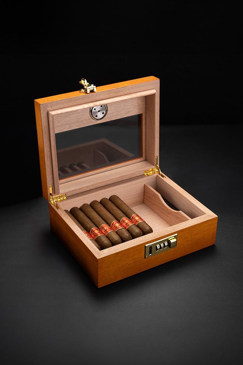 Falconetti Kahverengi Camlı Humidor Şifreli Puro Kutusu rd29khv