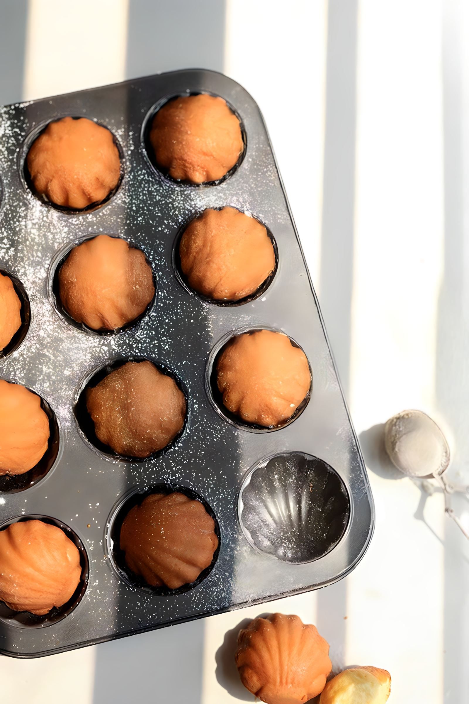 Karbon Çelik 12li İstiridye Deniz Kabuğu Muffin Cupcake Kek Pişirme Kalıbı mt124