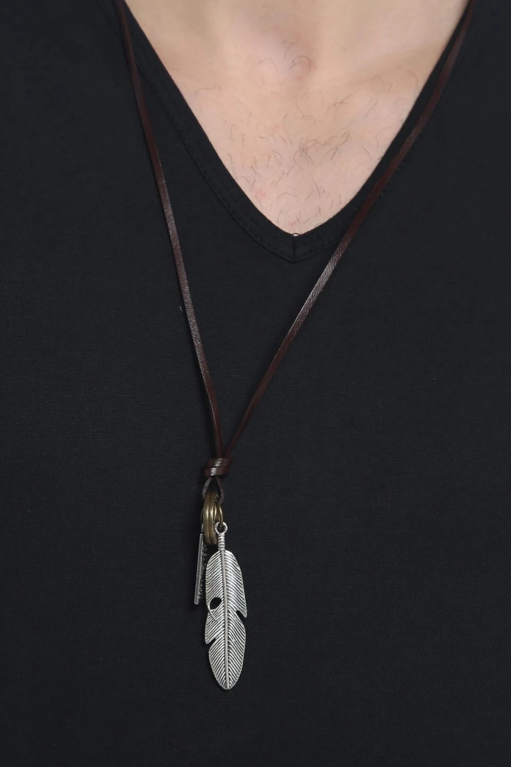 Chavin Kartal Şans Tüyü Dizayn Erkek Deri İpli Kolye cy21