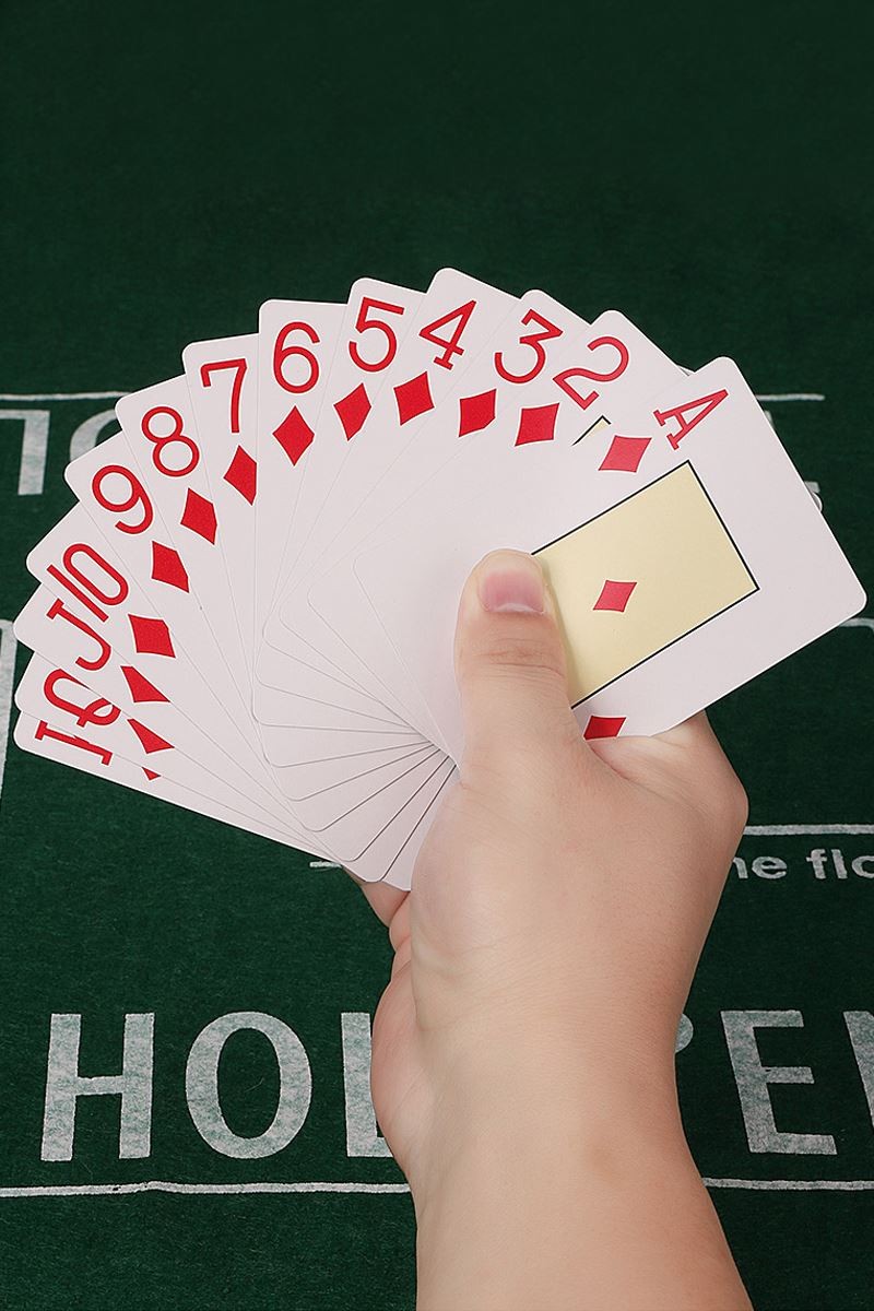 Kırmızı Jumbo Pvc Su Geçirmez Jumbo Blackjack iskambil Oyun Kağıdı cin385kr