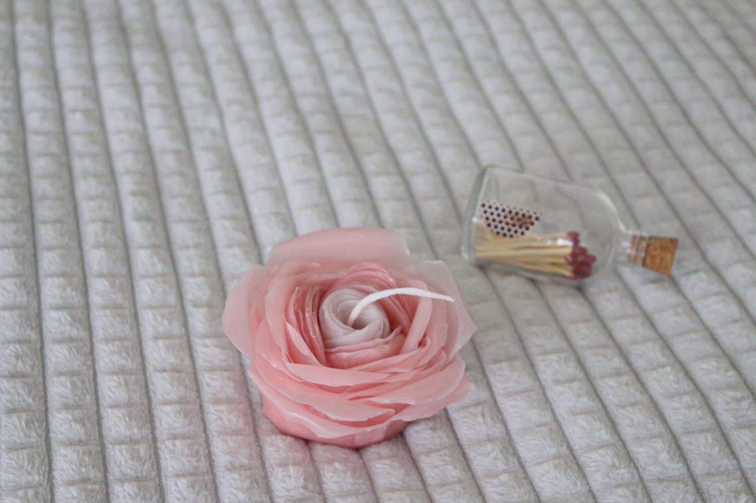 Rose! Gerçekçi Gül Çiçek Mum