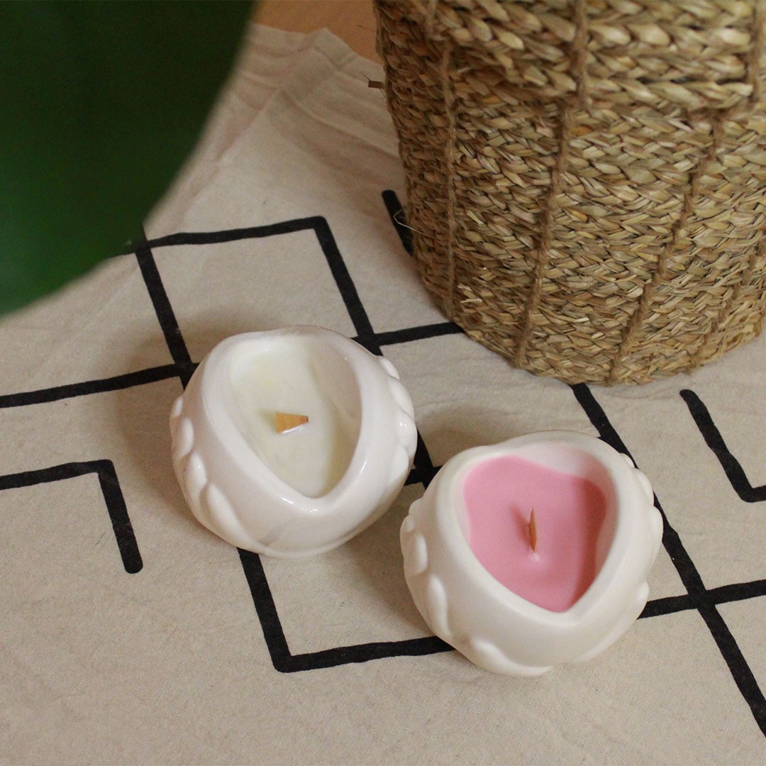 Heart Hands Ahşap Fitilli Soya Mum