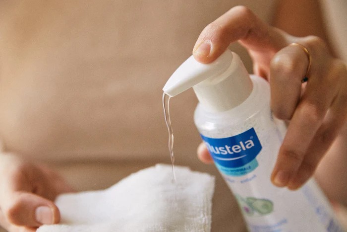 Mustela Durulama Gerektirmeyen Temizleme Sıvısı 300 Ml