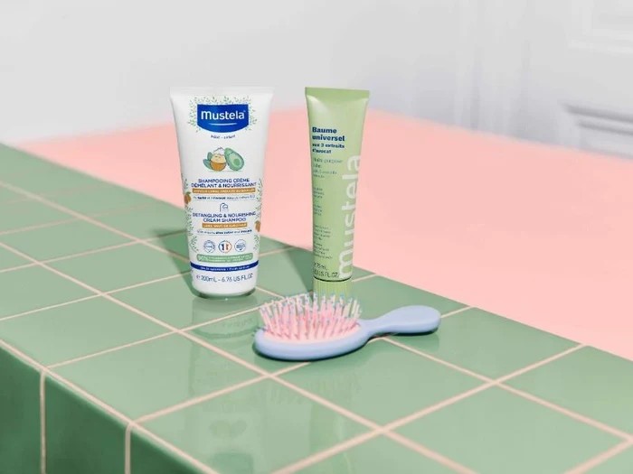 Mustela Saç Dolaşıklık Karşıtı Besleyici Şampuan 200 ml