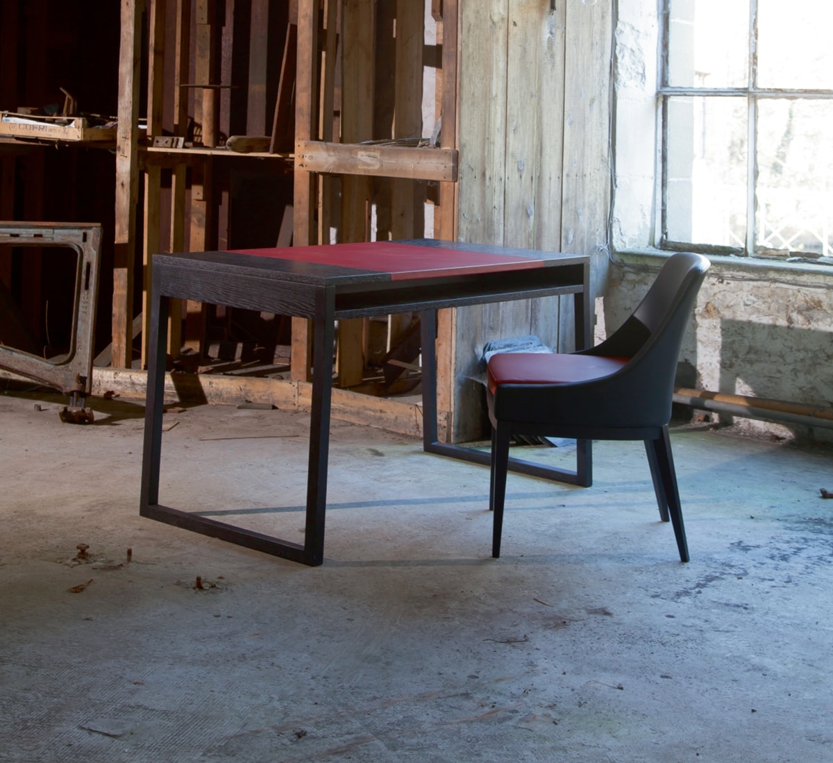 DUVIVIER - MONTSOREAU ÇEKMECELİ ÇALIŞMA MASASI