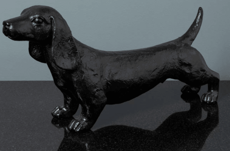 CHEHOMA - SAUSAGE DOG SHINY BLACK PATINA