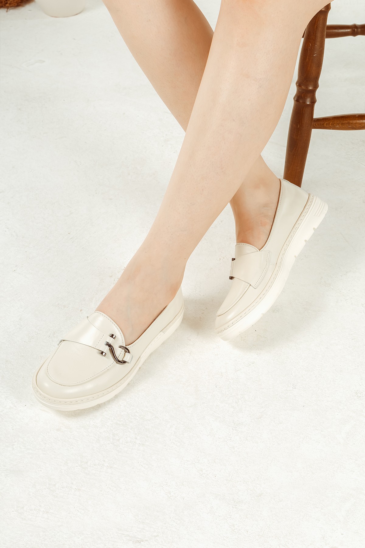 Cooliza Hakiki Deri Toka Detaylı Günlük Rahat Kadın Babet Casual Ayakkabı - Kırık Beyaz