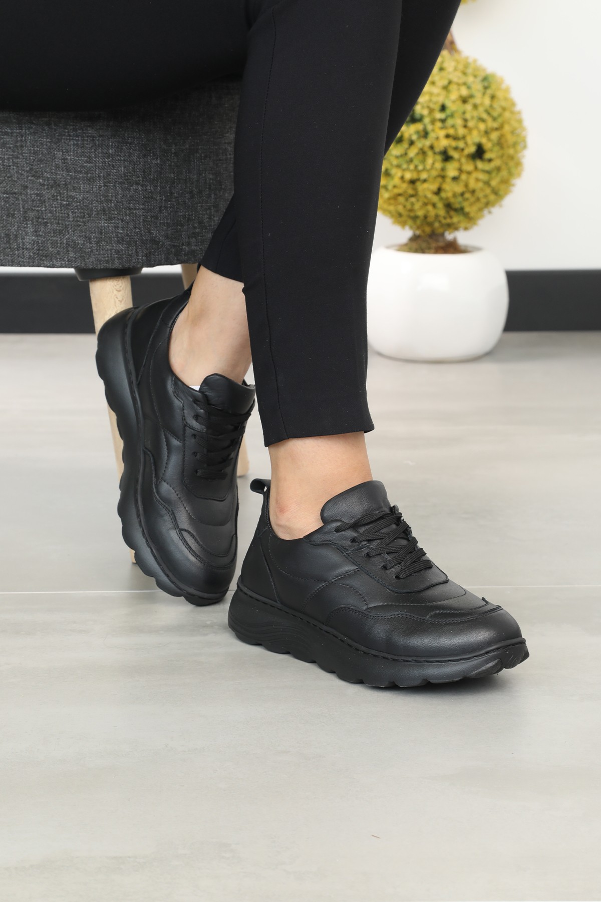 Cooliza Hakiki Deri Renkli Bağcıklı Günlük Rahat Kadın Yürüyüş Spor Ayakkabı - Siyah
